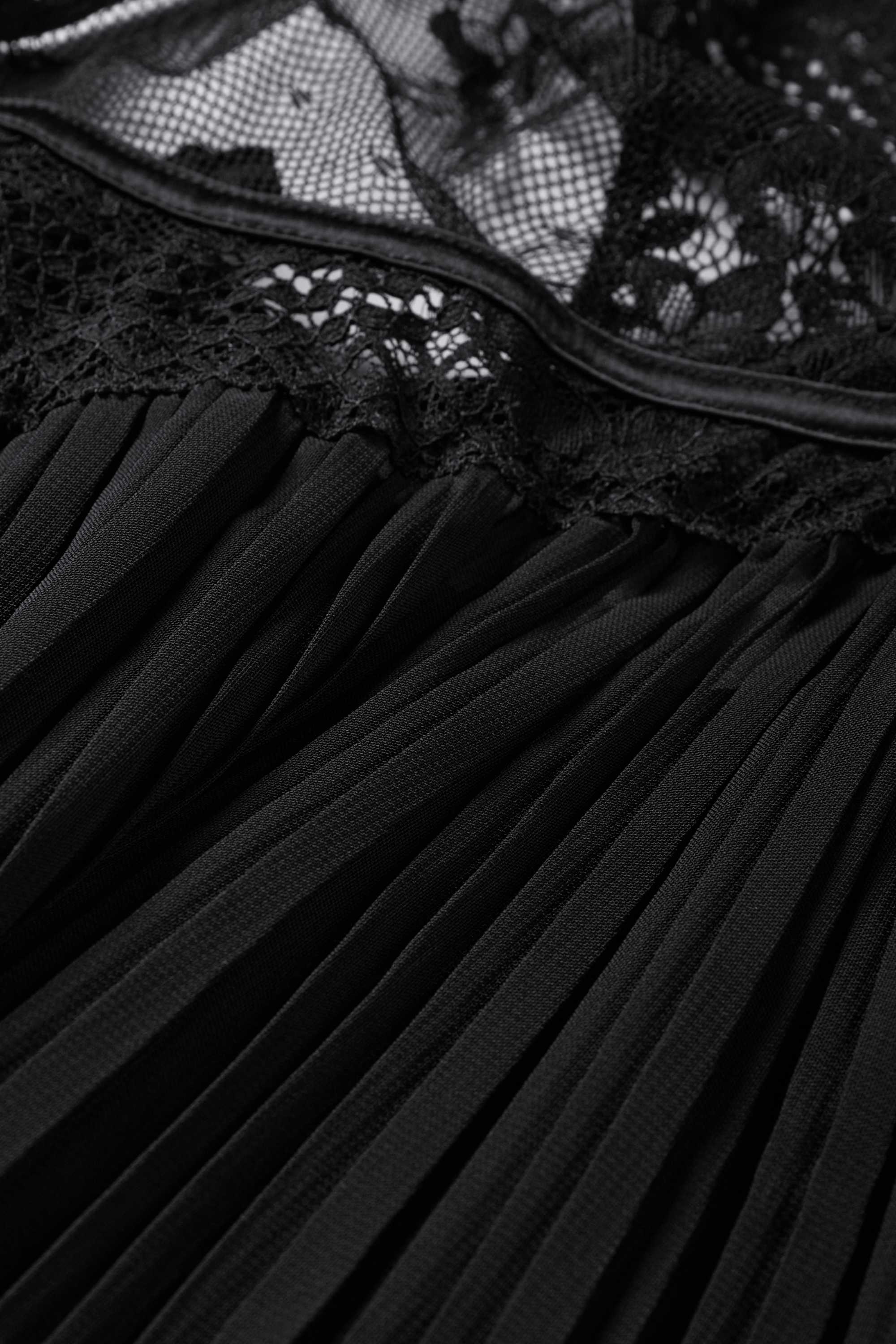Plissé nightdress black