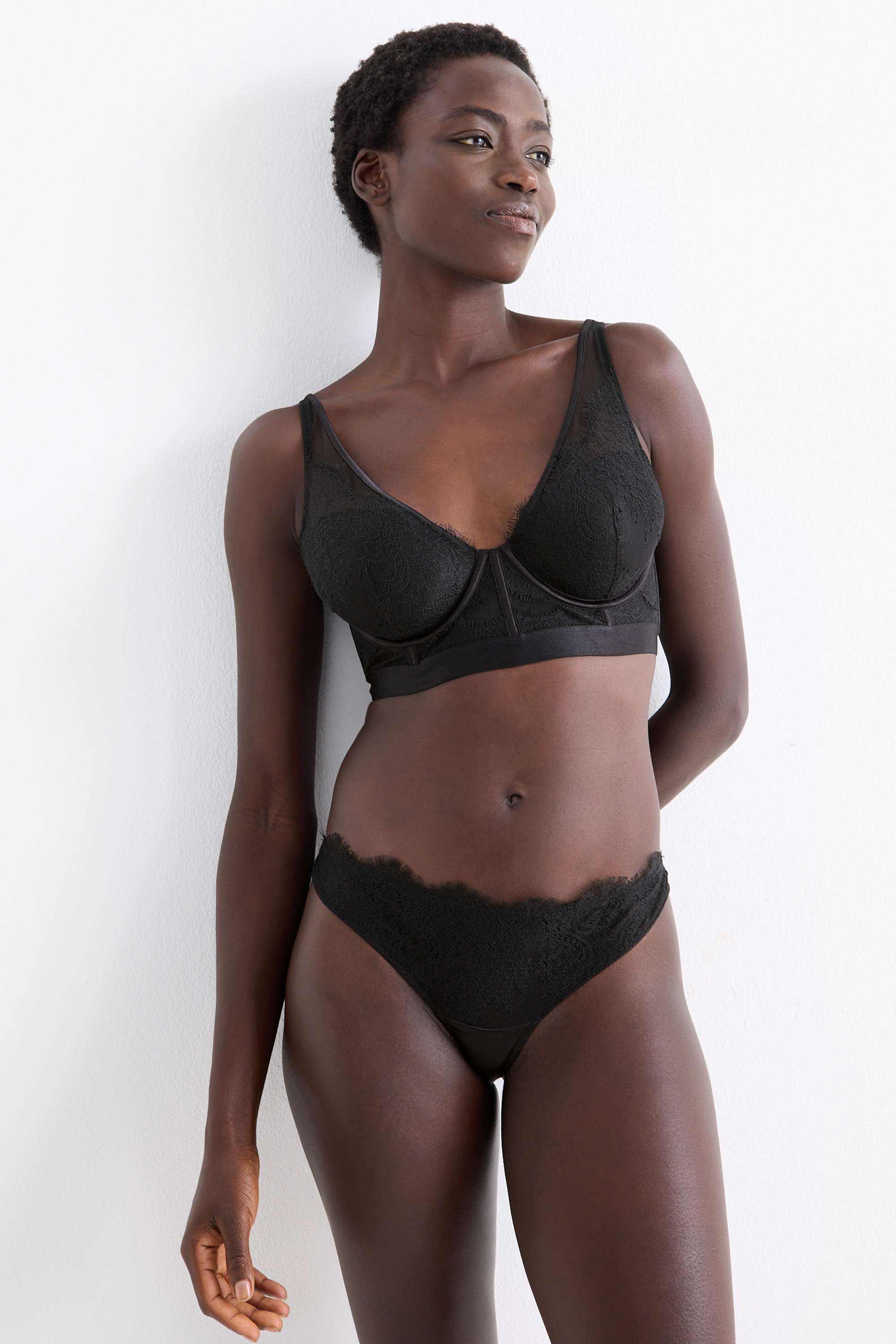 Underwire bra - PLUNGE - padded black