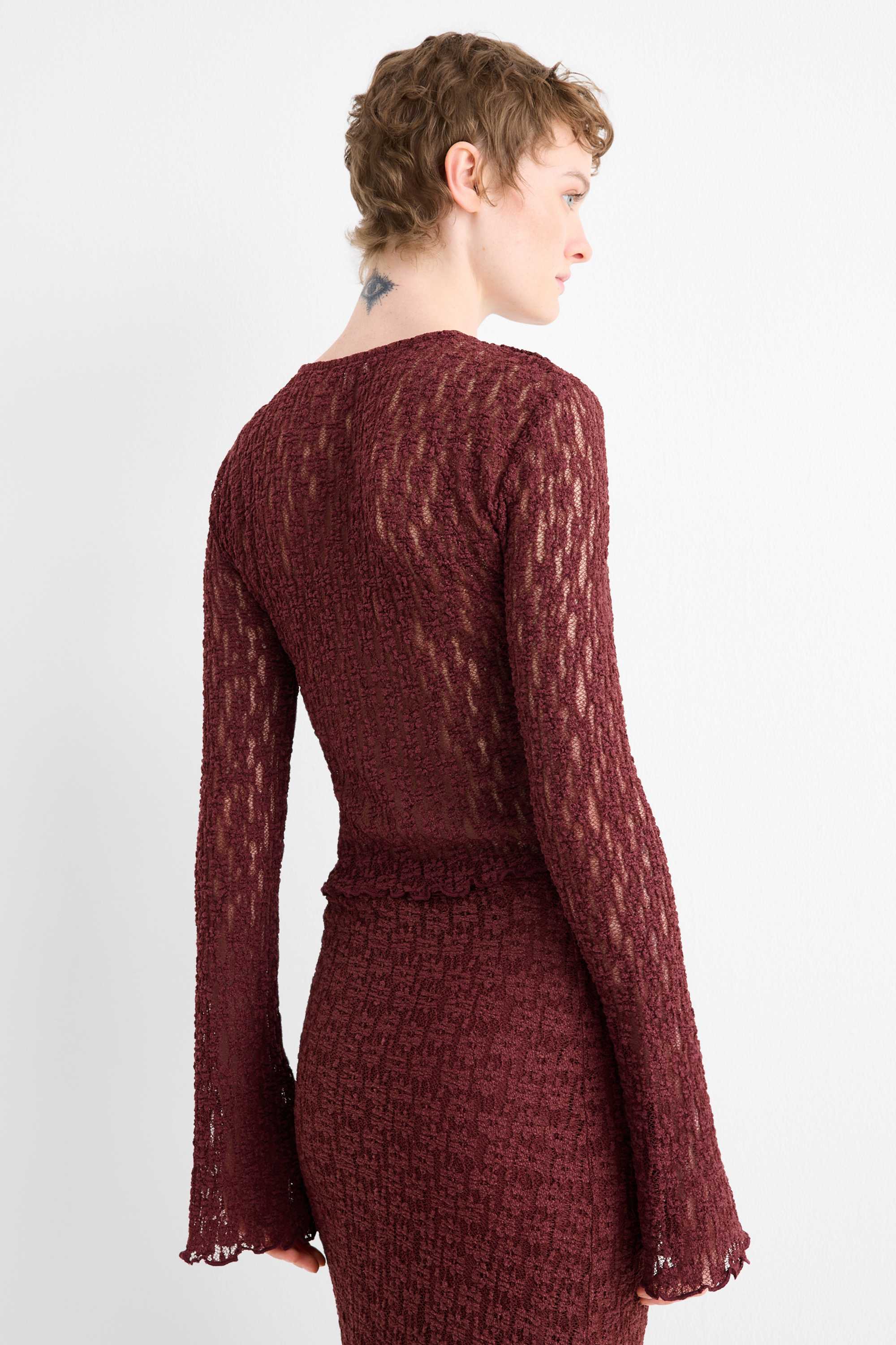 Cropped long sleeve lace top - slim fit bordeaux