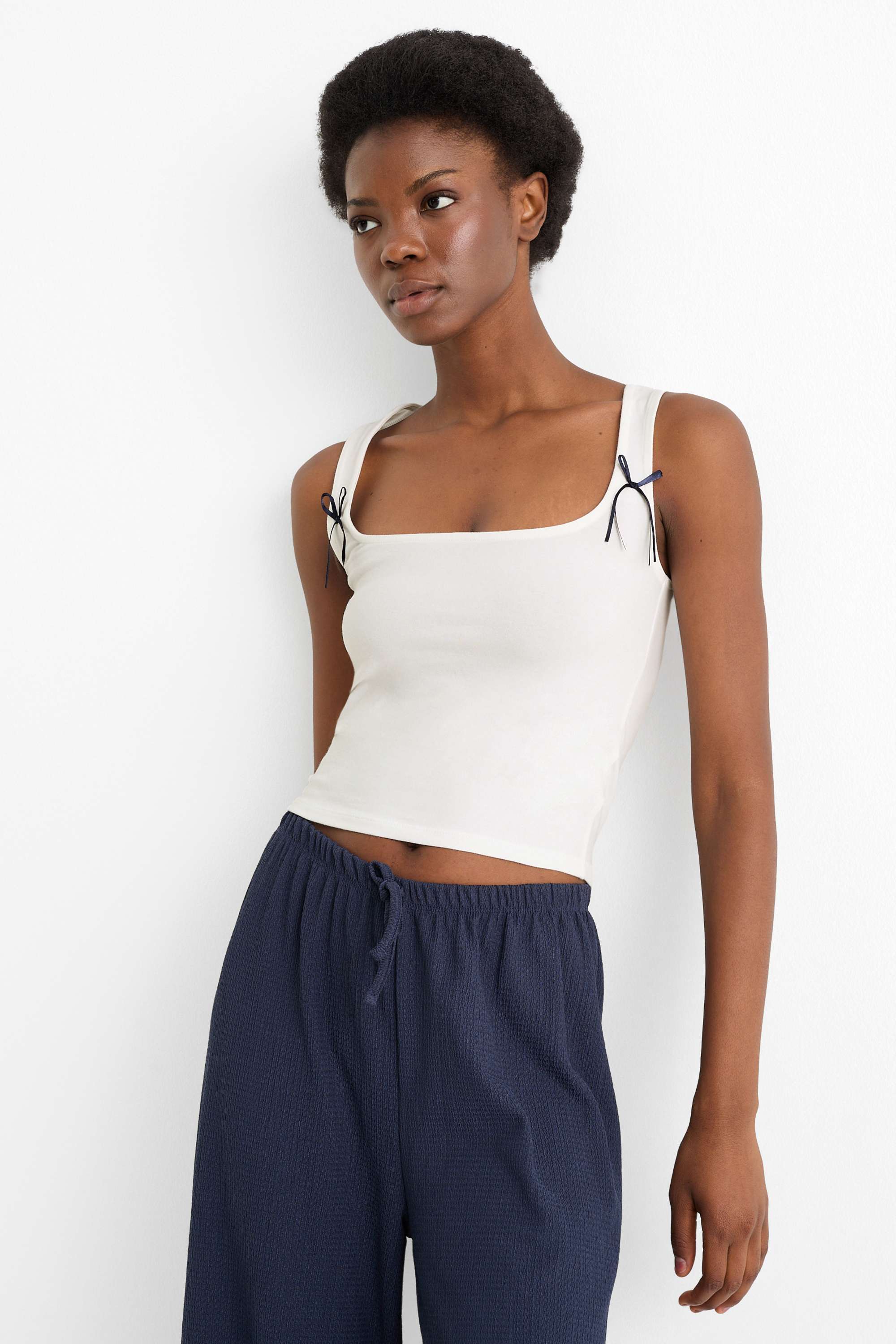 Cropped top white