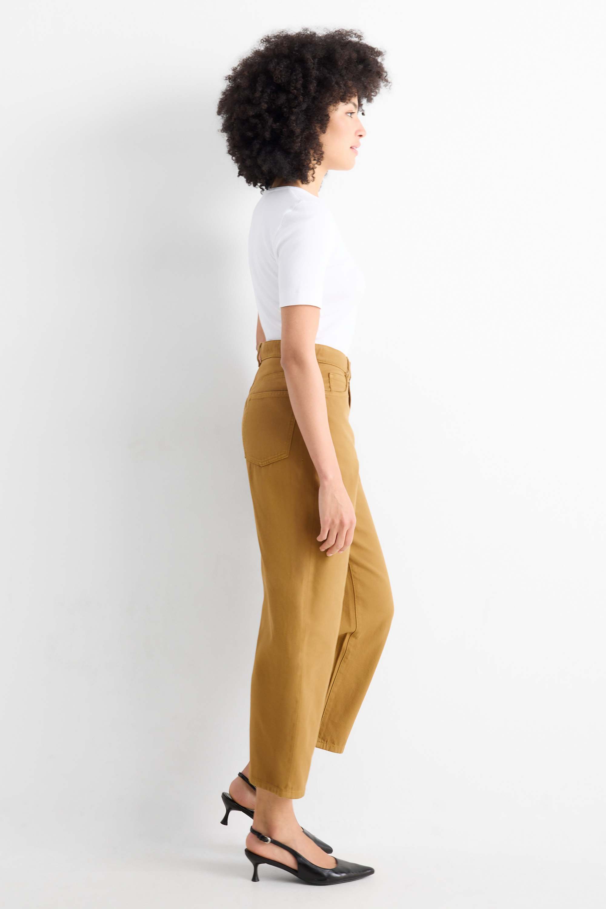 Cloth trousers - high waist - barrel leg brown
