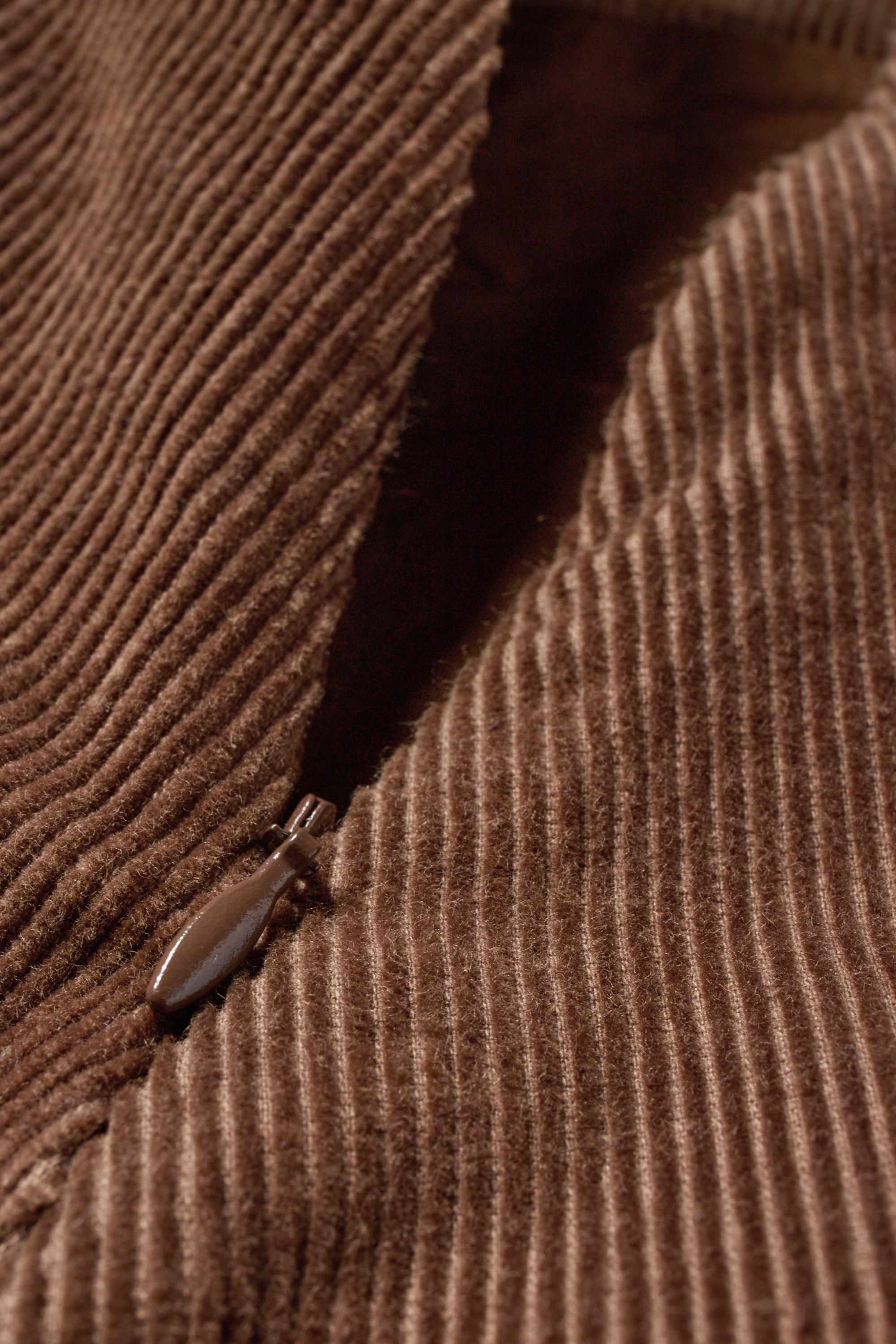 Corduroy pleated skirt brown