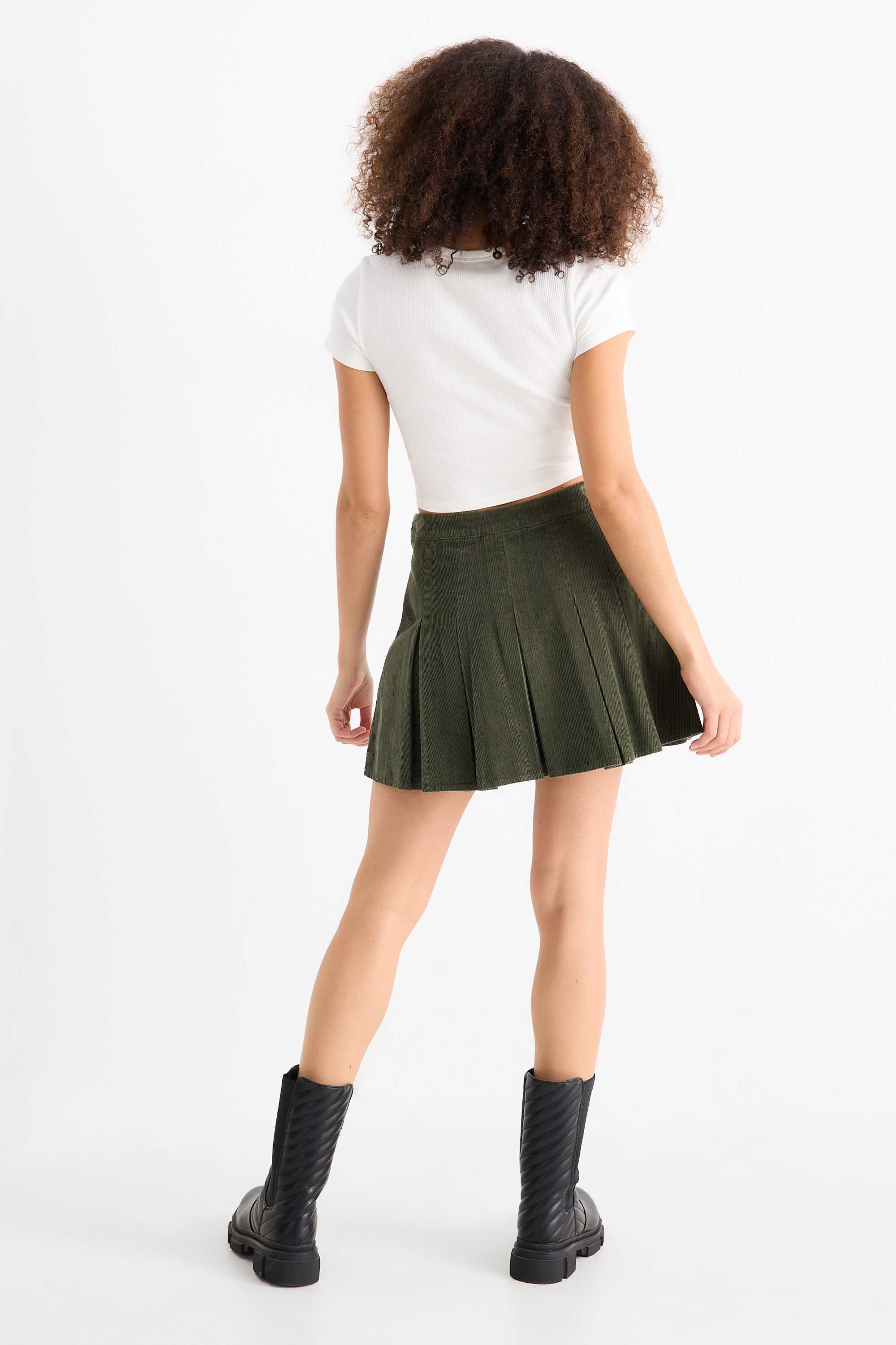 Corduroy pleated skirt dark green