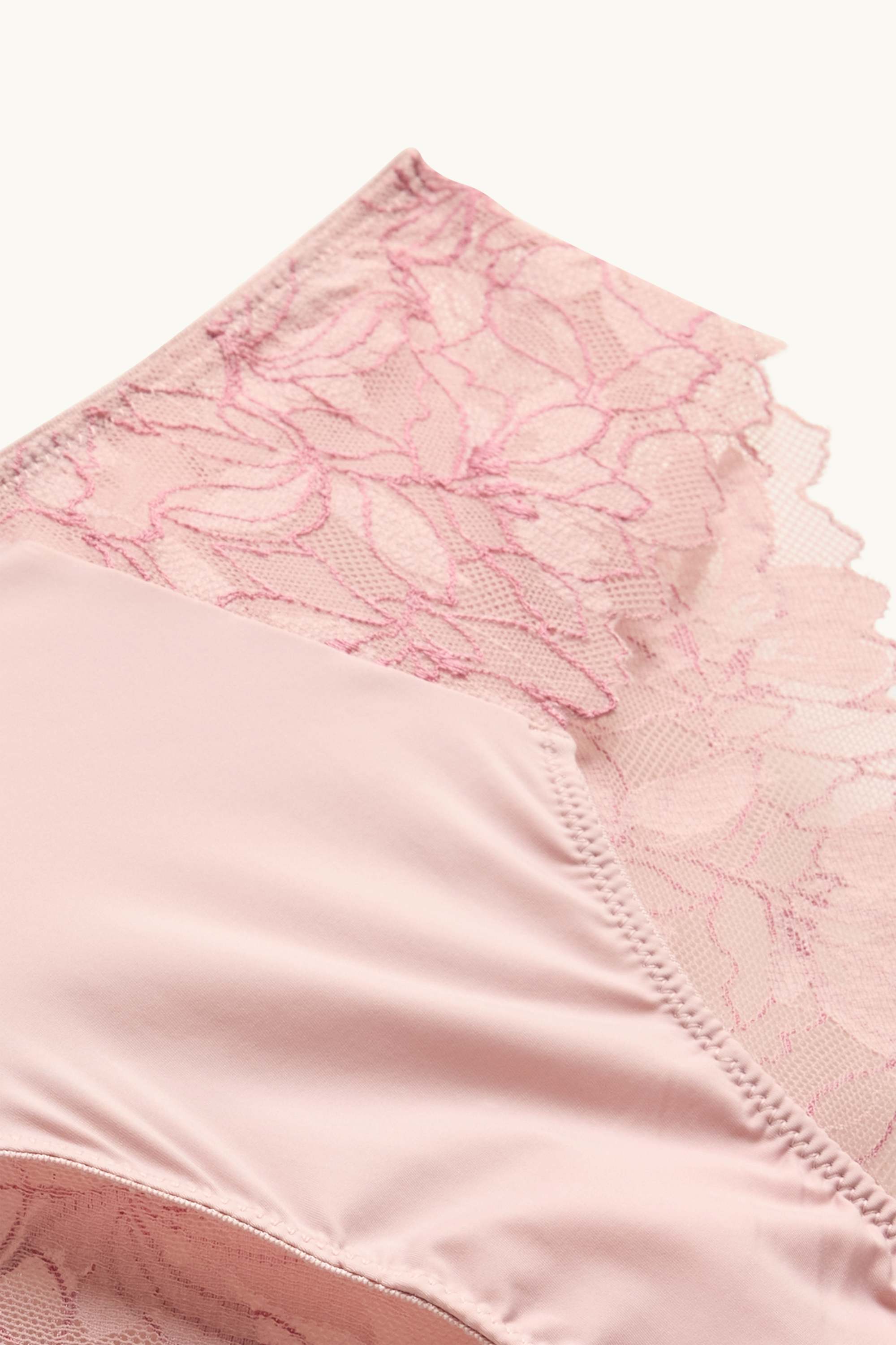 Knickers rose