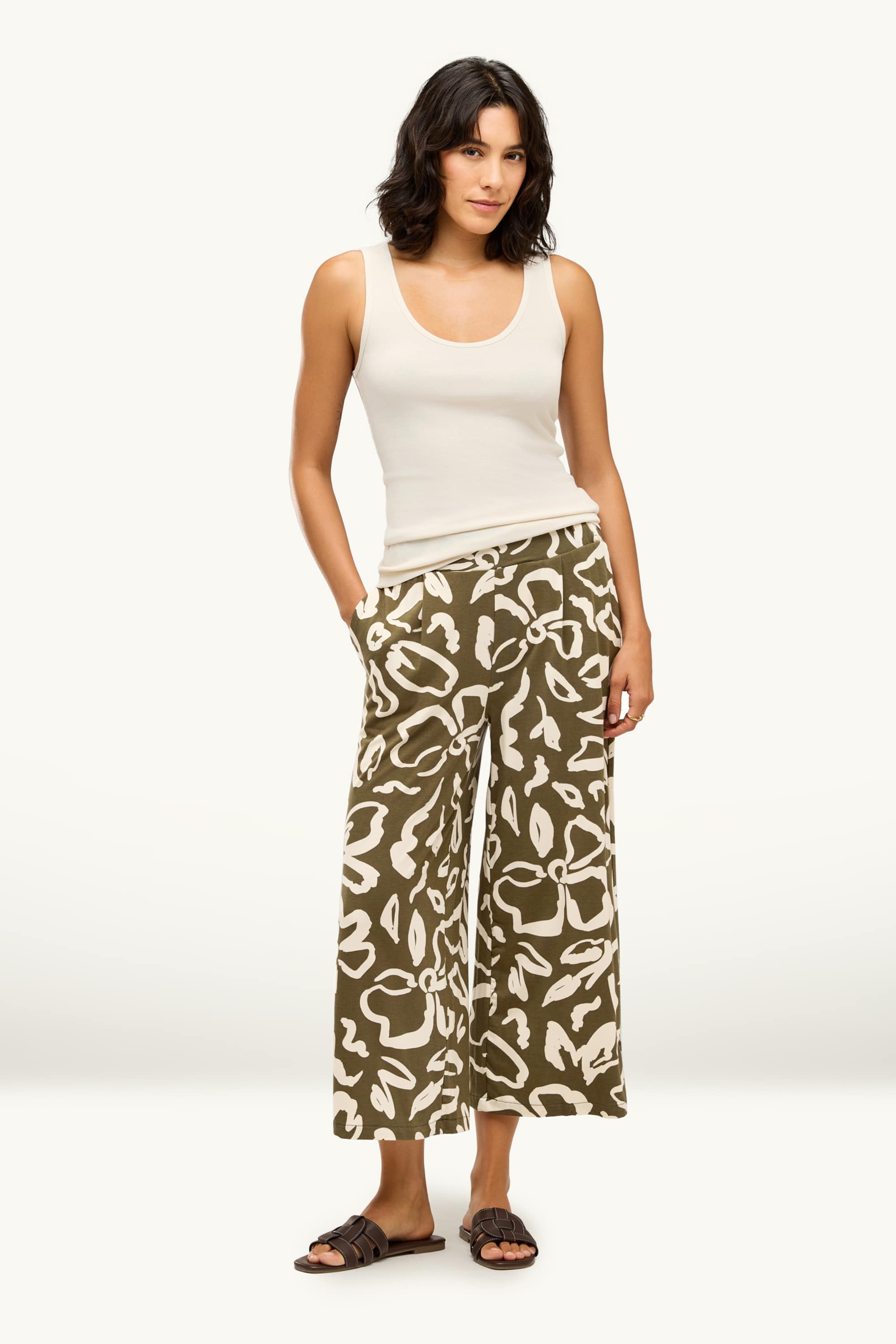 Jersey trousers - mid-rise waist - straight fit - floral khaki