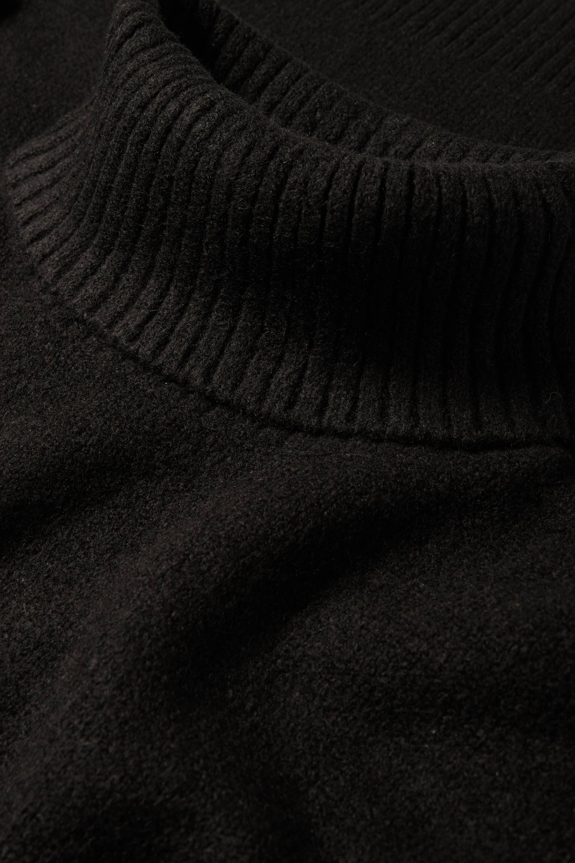 Knitted dress black