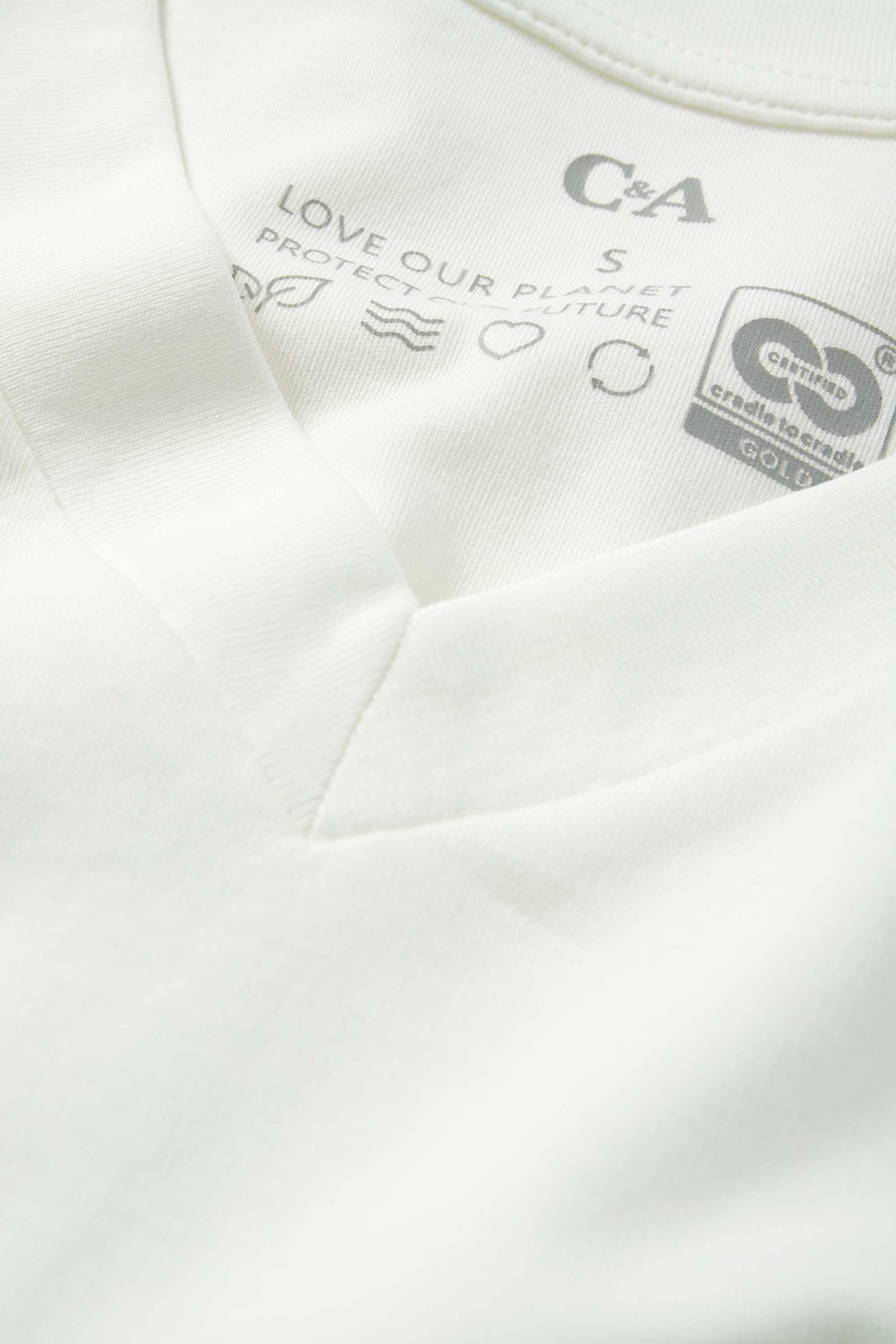 V-neck T-shirt - slim fit white
