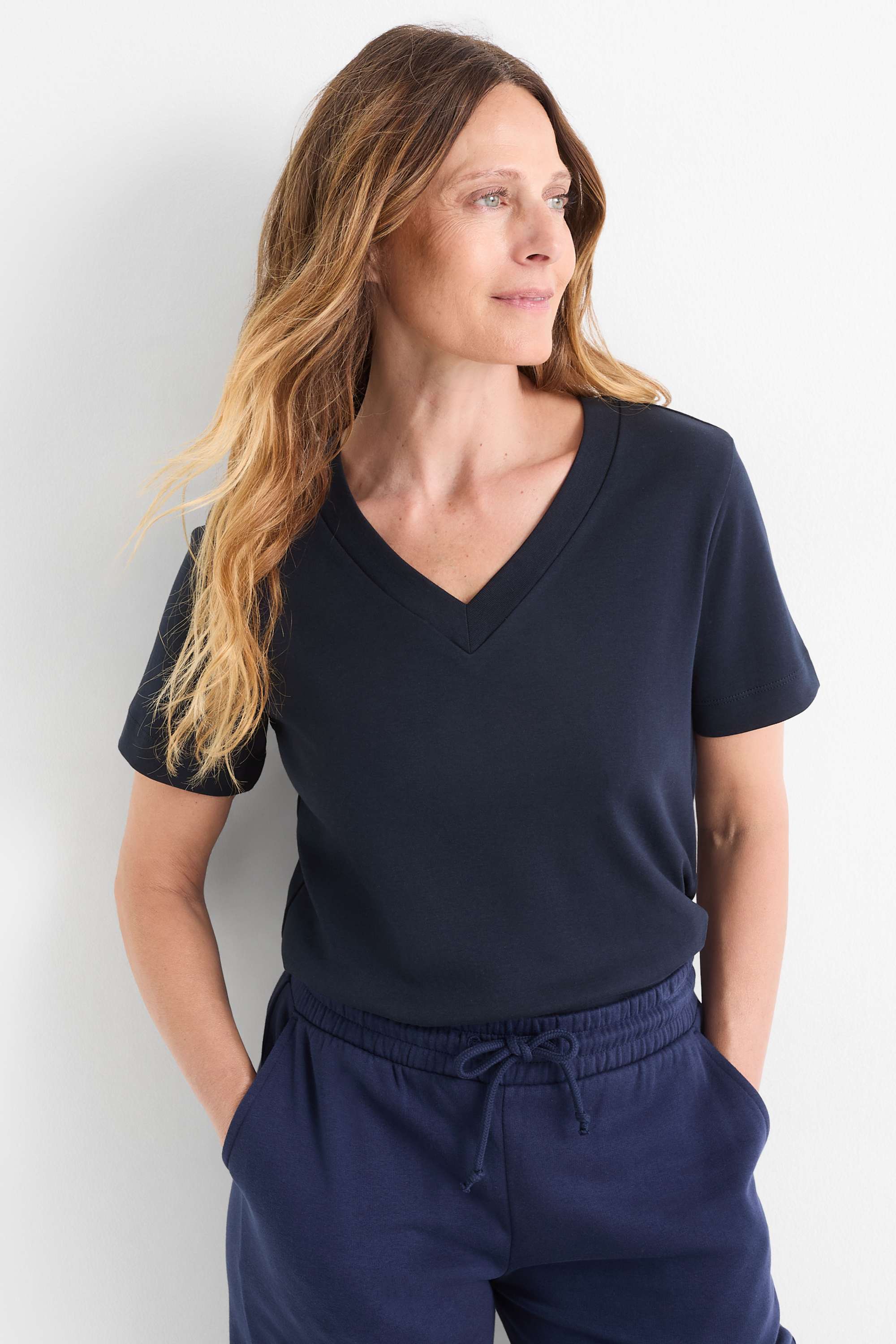 V-neck T-shirt - slim fit dark blue
