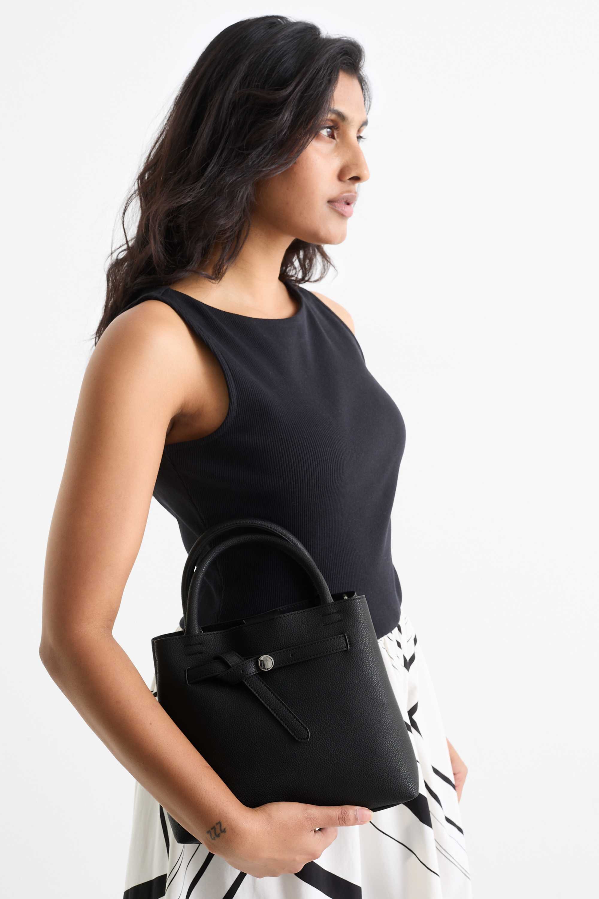 Small shopper with detachable bag strap - faux leather black