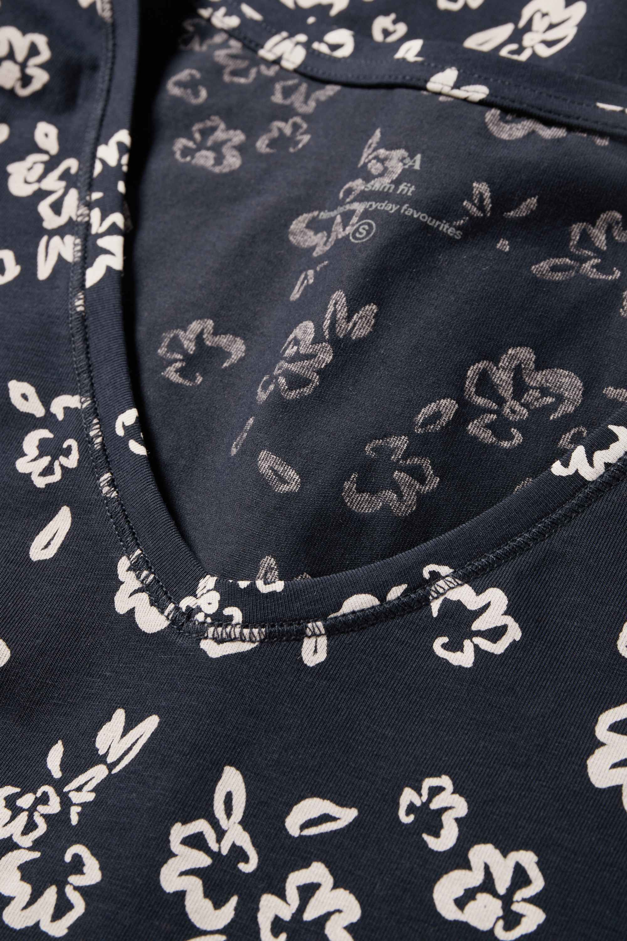 V-neck T-shirt - slim fit - floral dark blue
