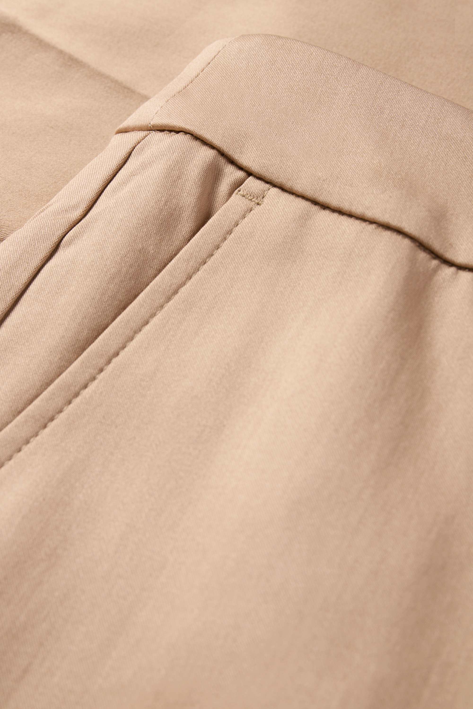 Cloth trousers - mid-rise waist - slim fit beige