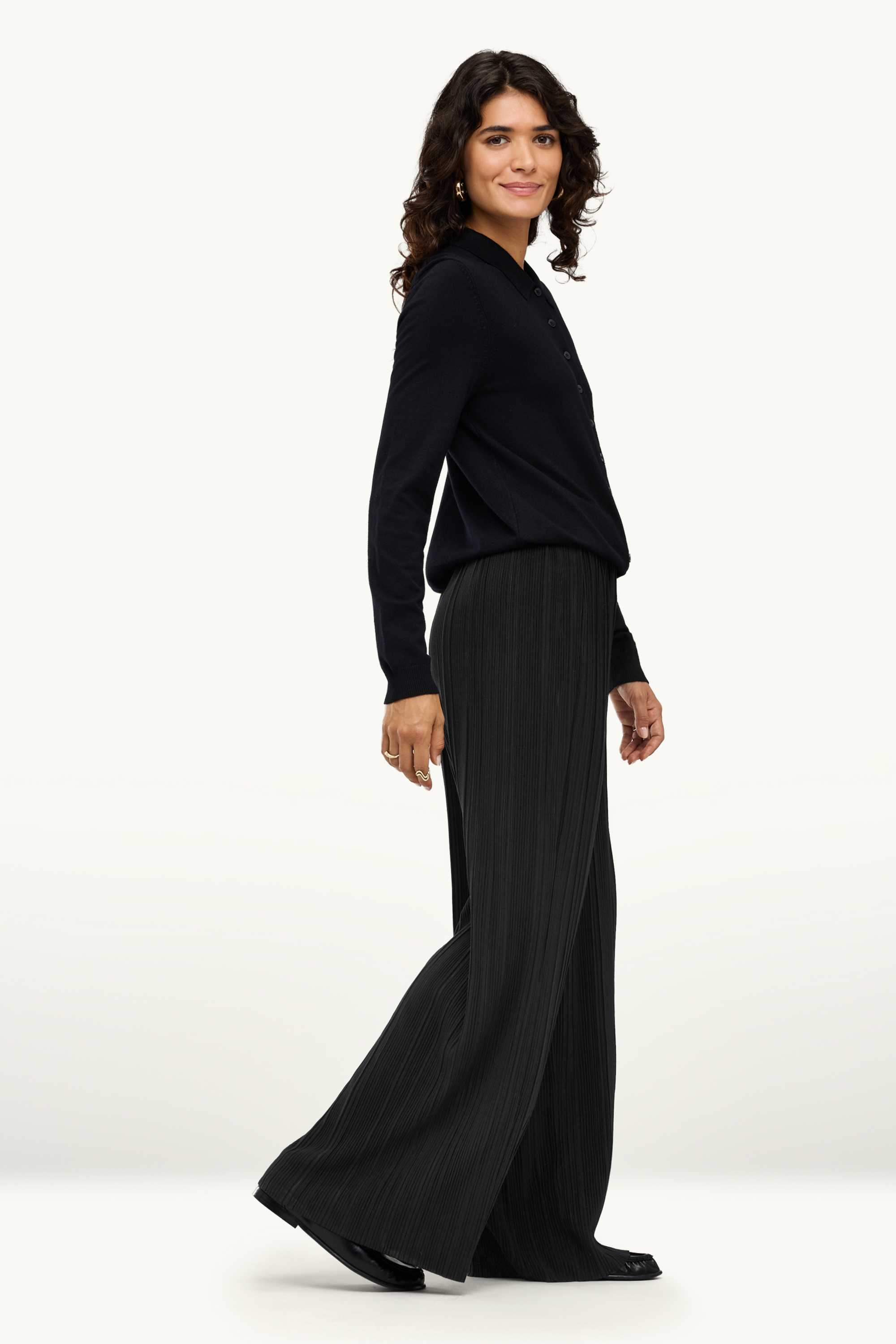 Cloth trousers - high waist - wide leg - ribbed black