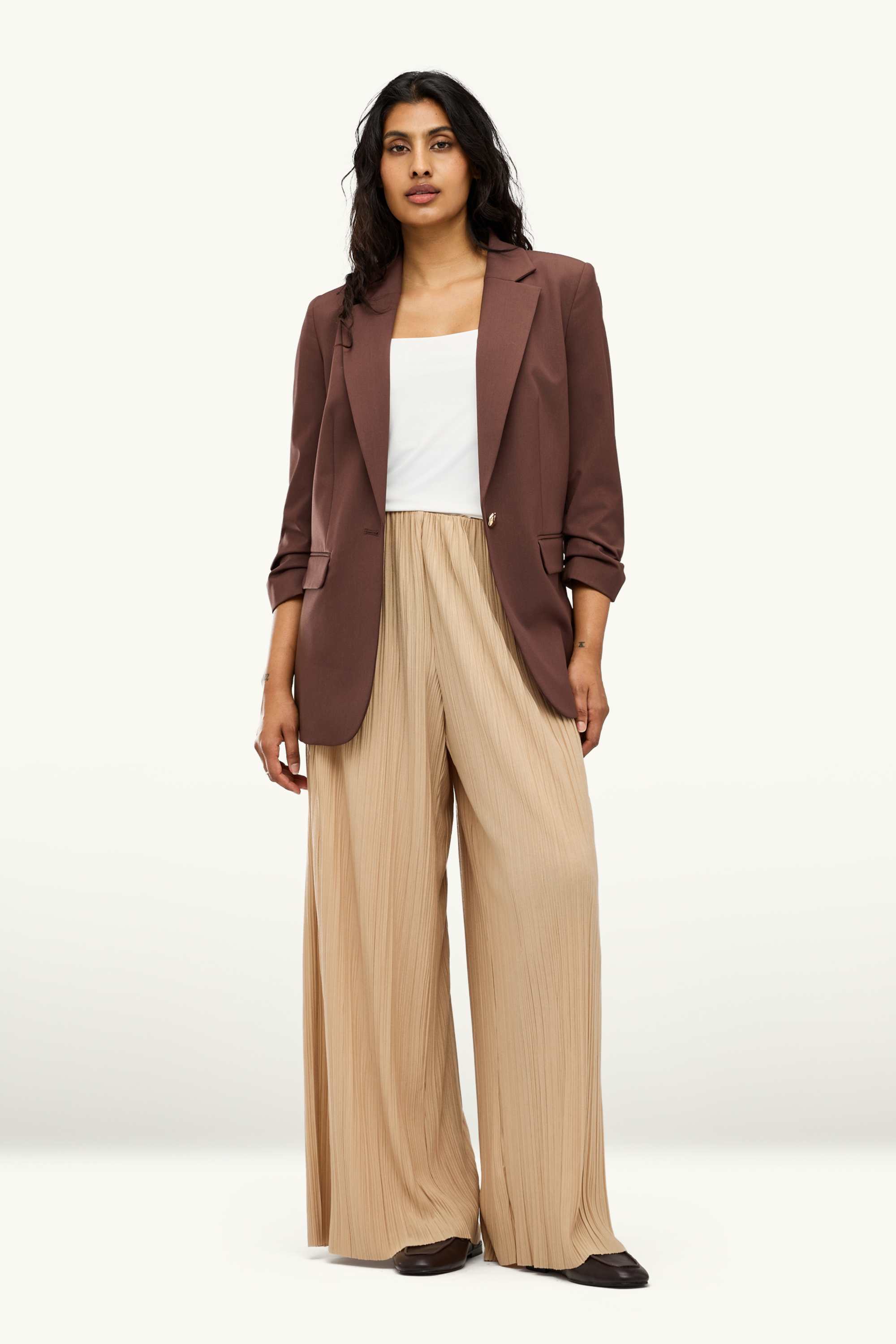 Cloth trousers - high waist - wide leg - ribbed light brown