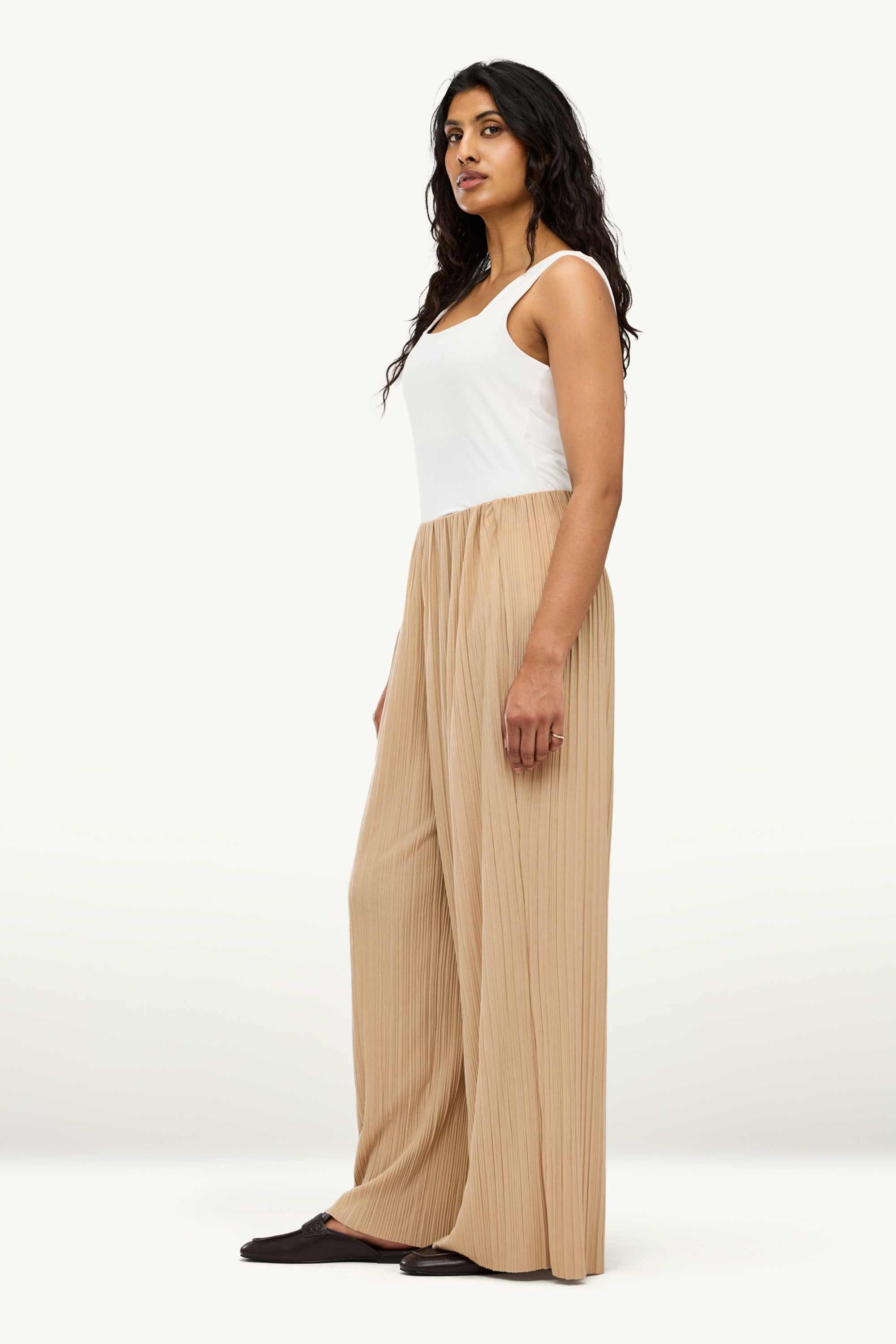 Cloth trousers - high waist - wide leg - ribbed light brown