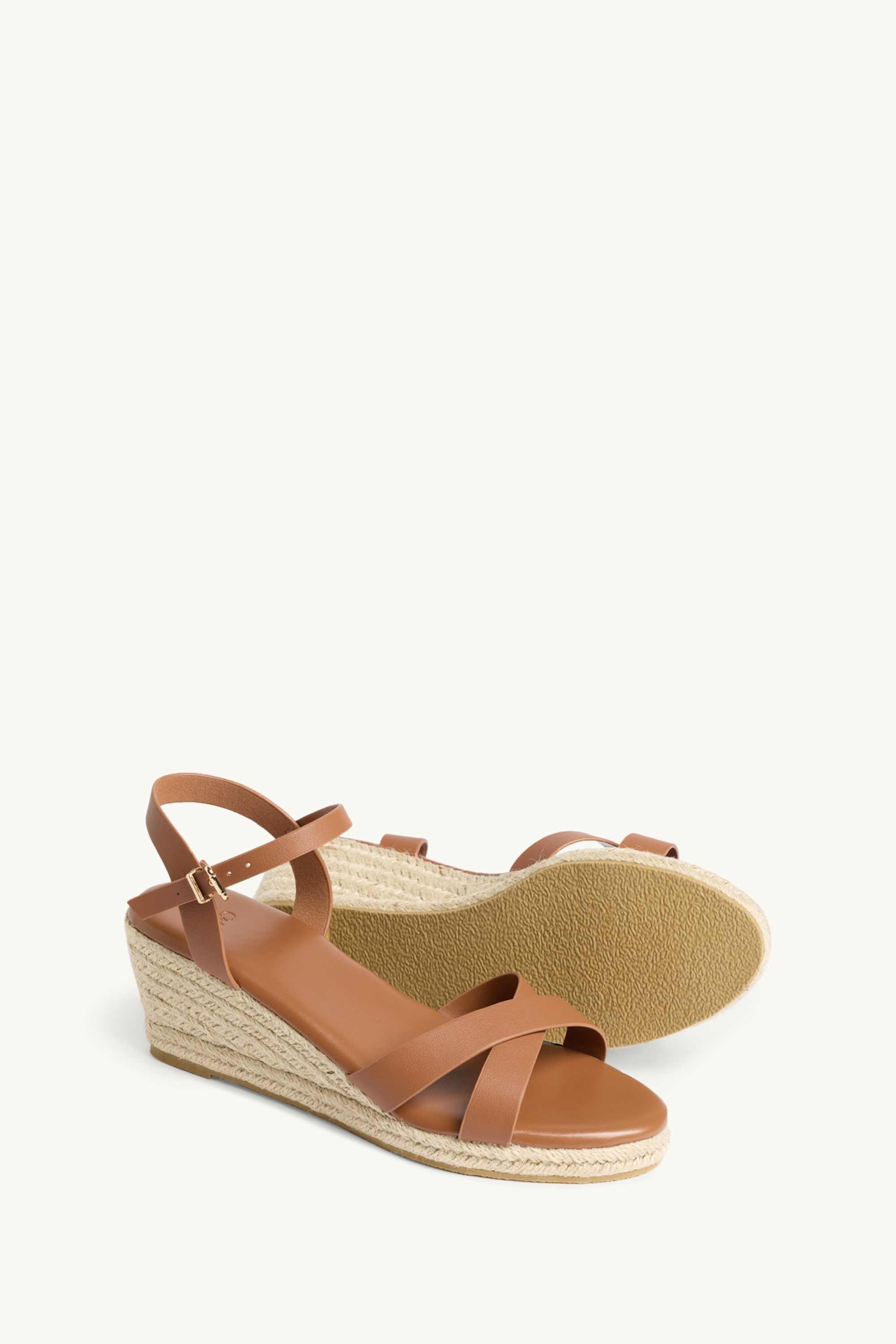 Wedge sandals brown
