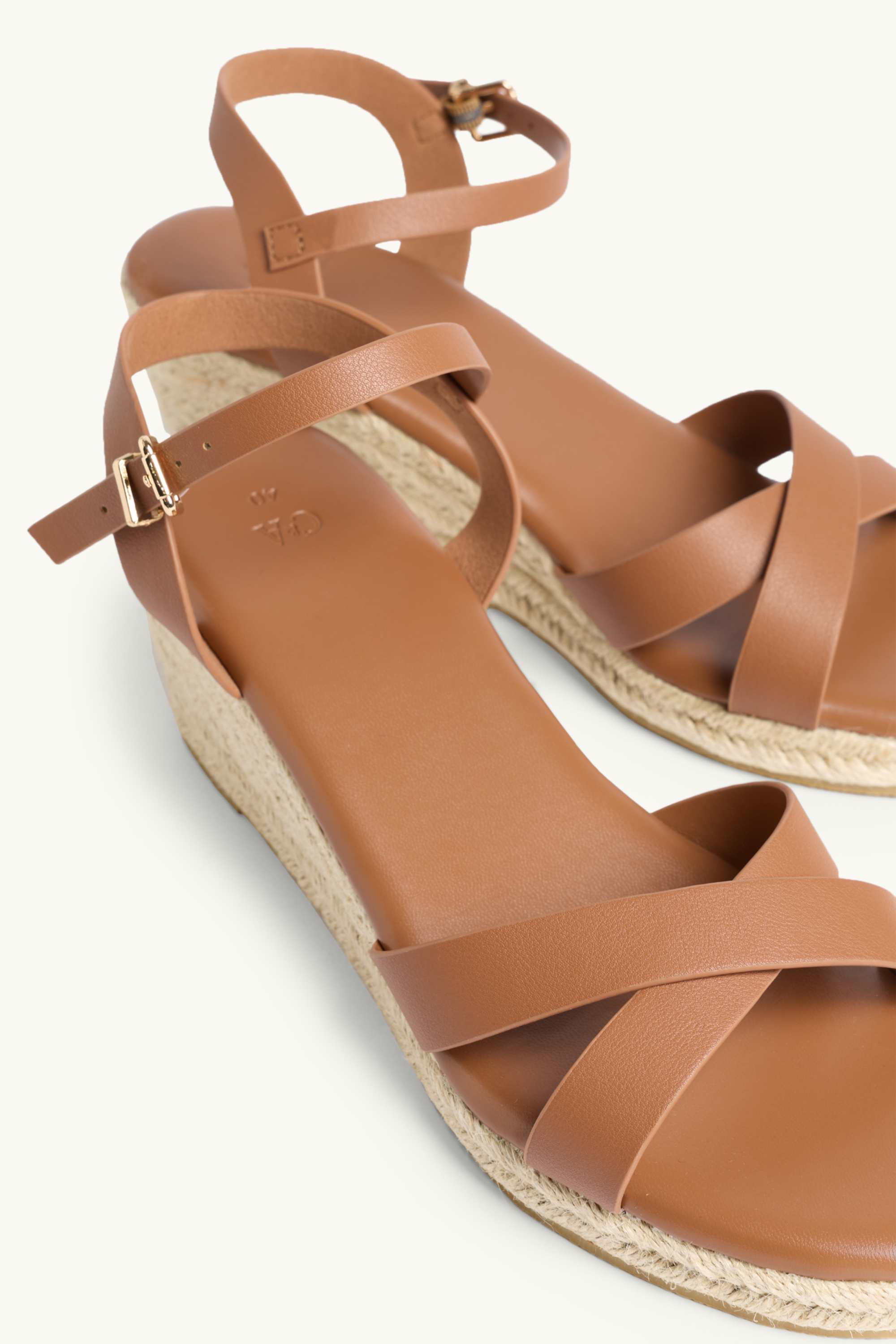 Wedge sandals brown