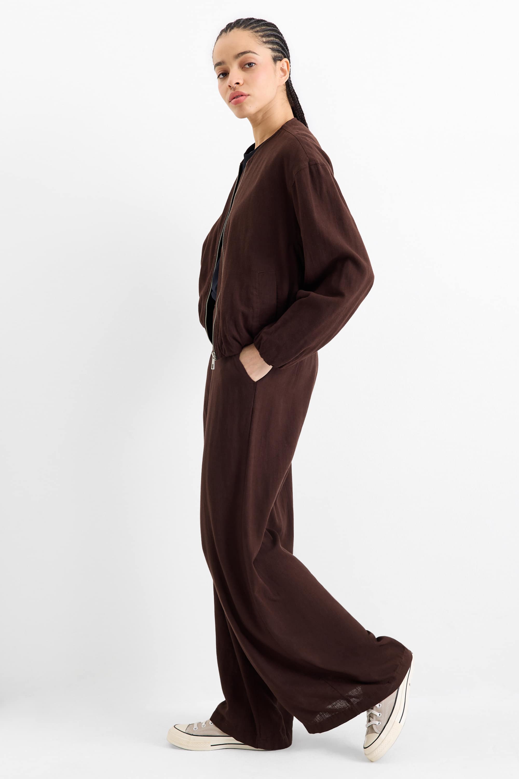 Cloth trousers with linen content - mid-rise waist - loose fit dark brown