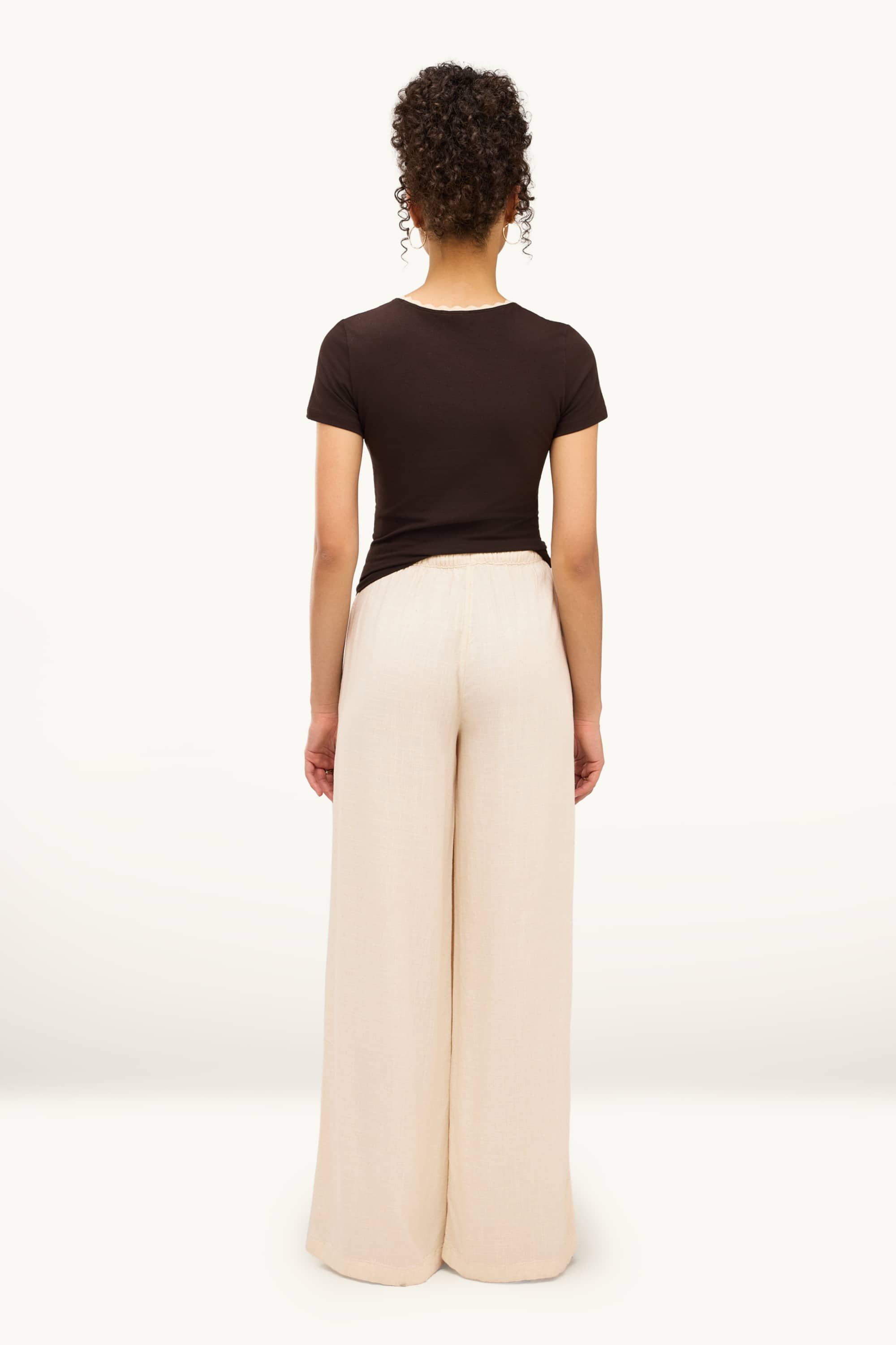 Cloth trousers with linen content - mid-rise waist - loose fit creme
