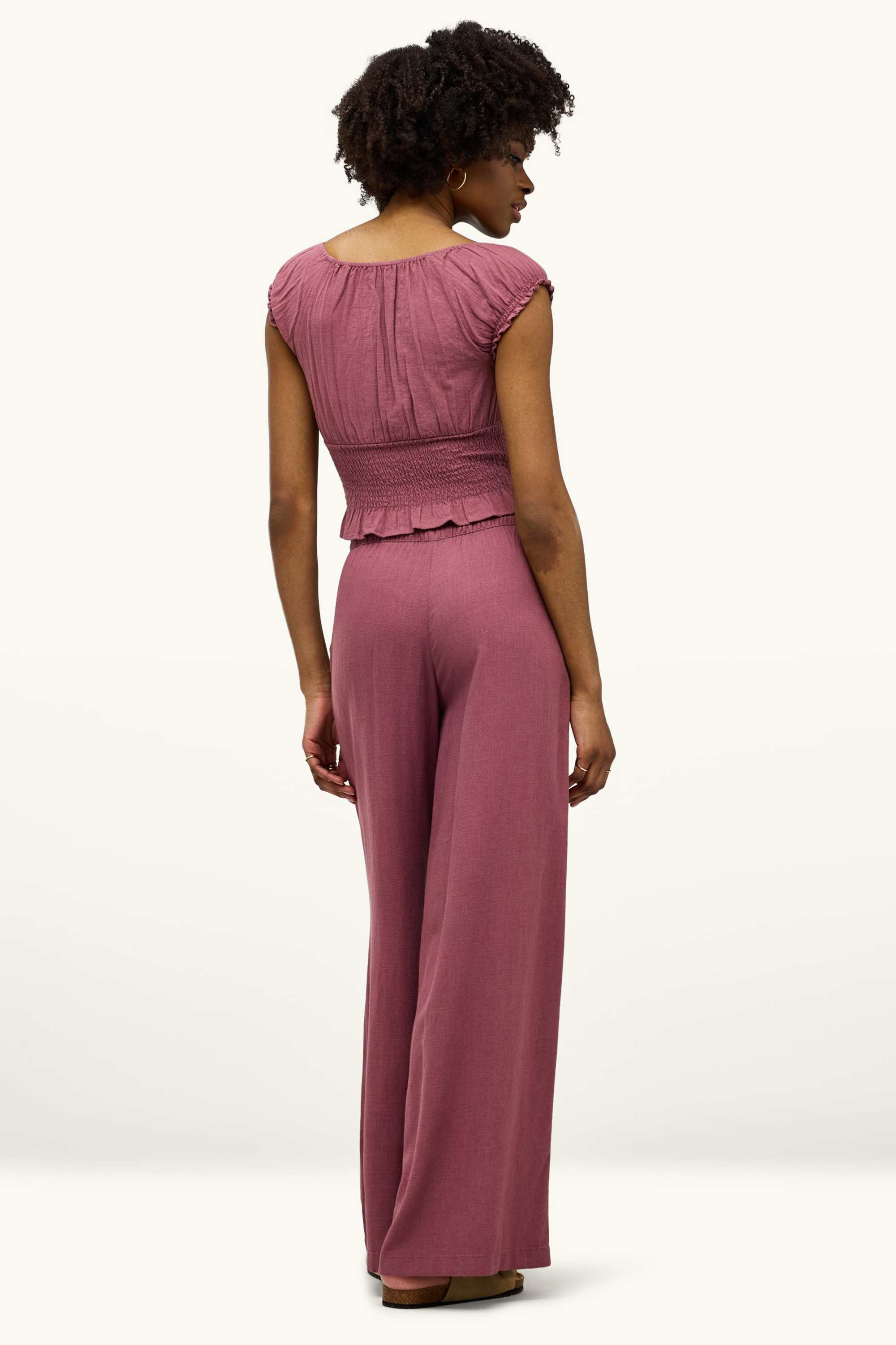 Cloth trousers with linen content - mid-rise waist - loose fit dark red