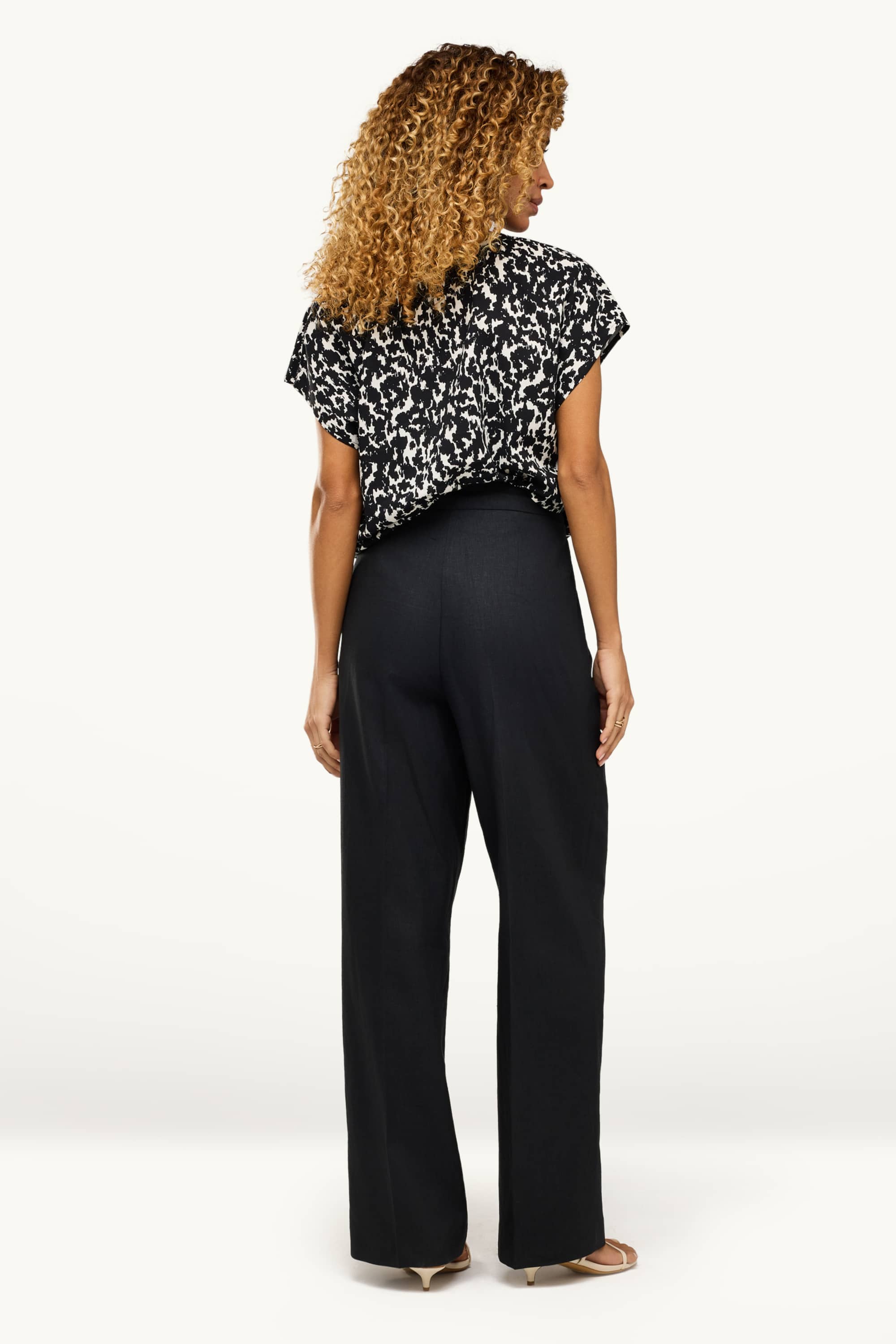 Cloth trousers - high-rise waist - wide leg - linen blend black