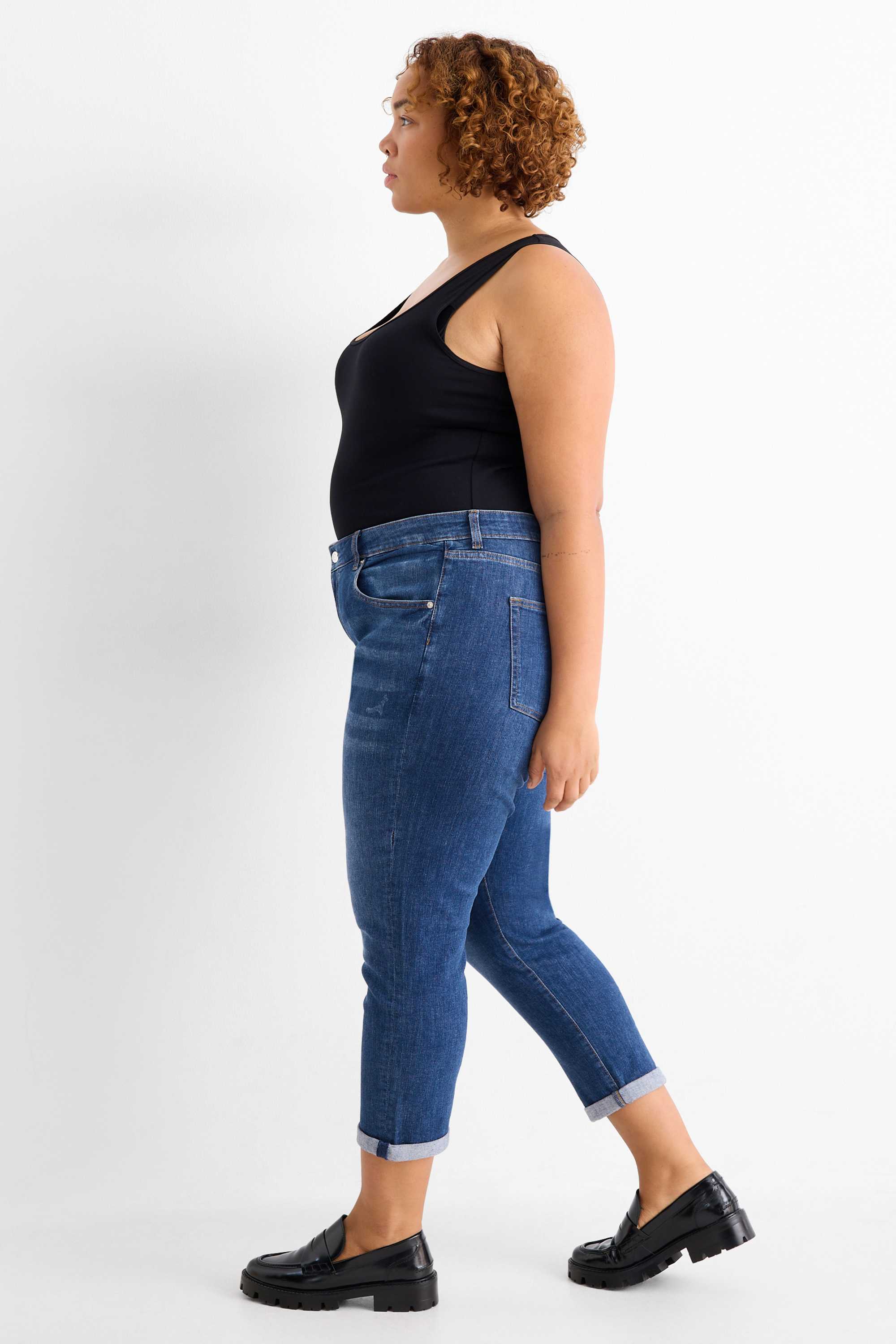 Boyfriend jeans - mid-rise waist blue denim