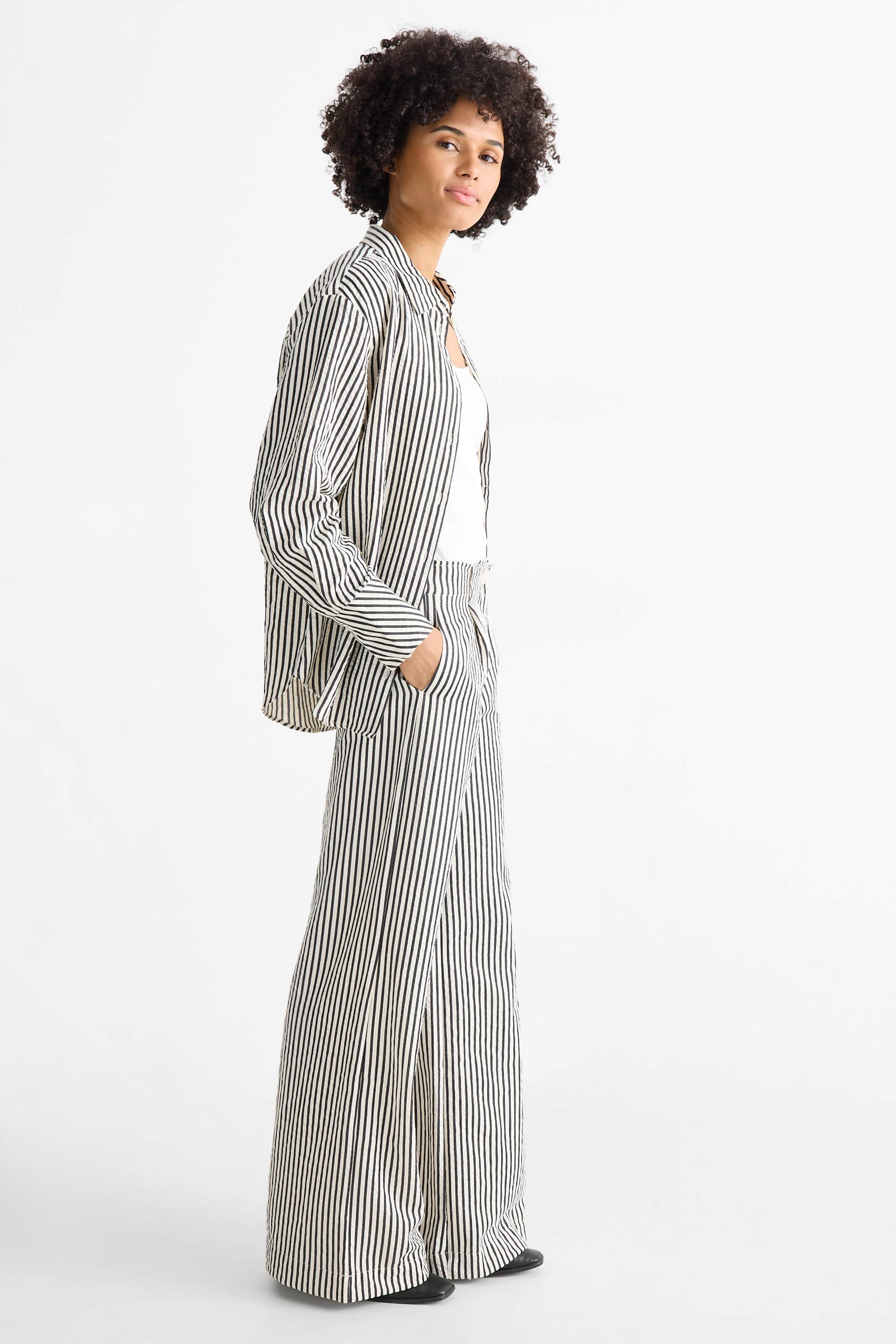 Cloth trousers - high waist - wide leg - striped black / beige