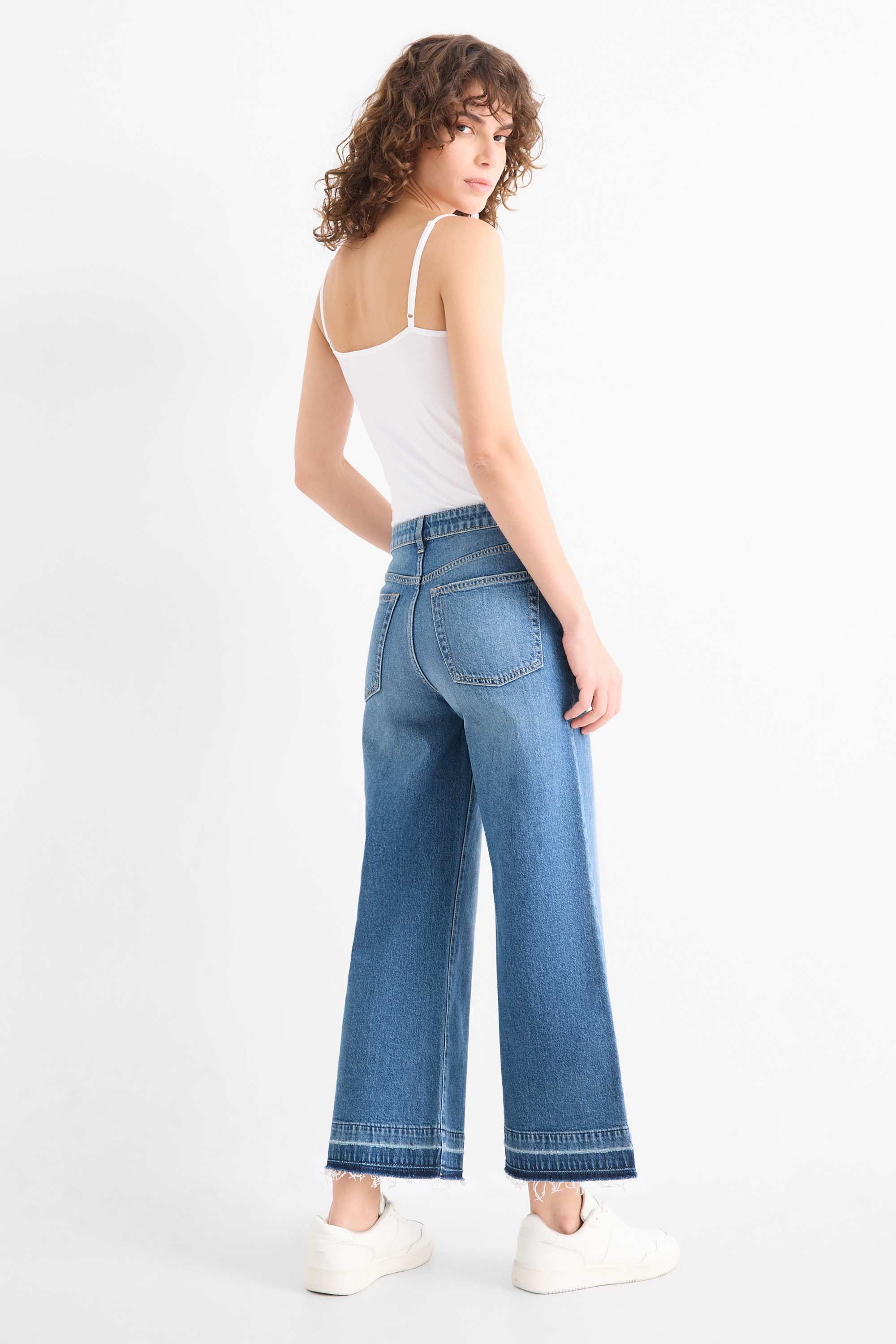 Cropped wide leg jeans - mid-rise waist blue denim