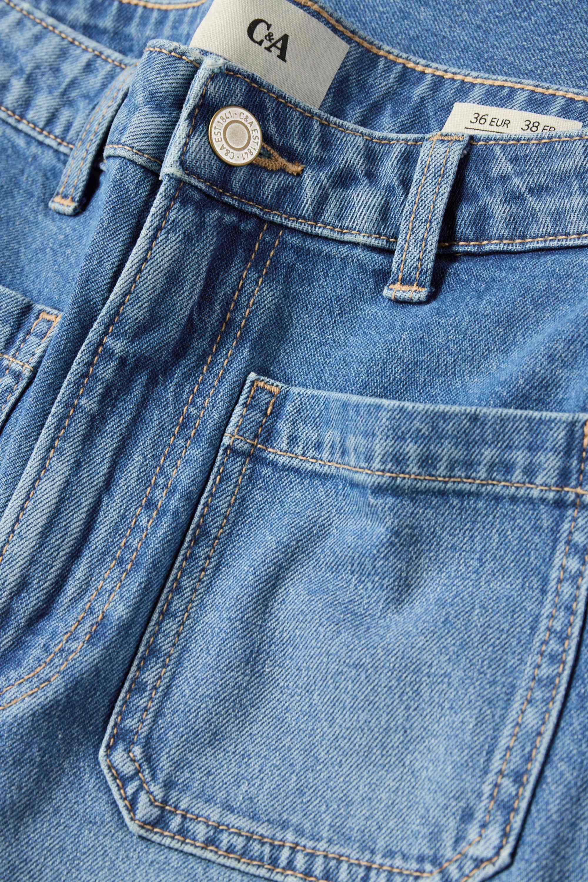 Cropped wide leg jeans - mid-rise waist blue denim