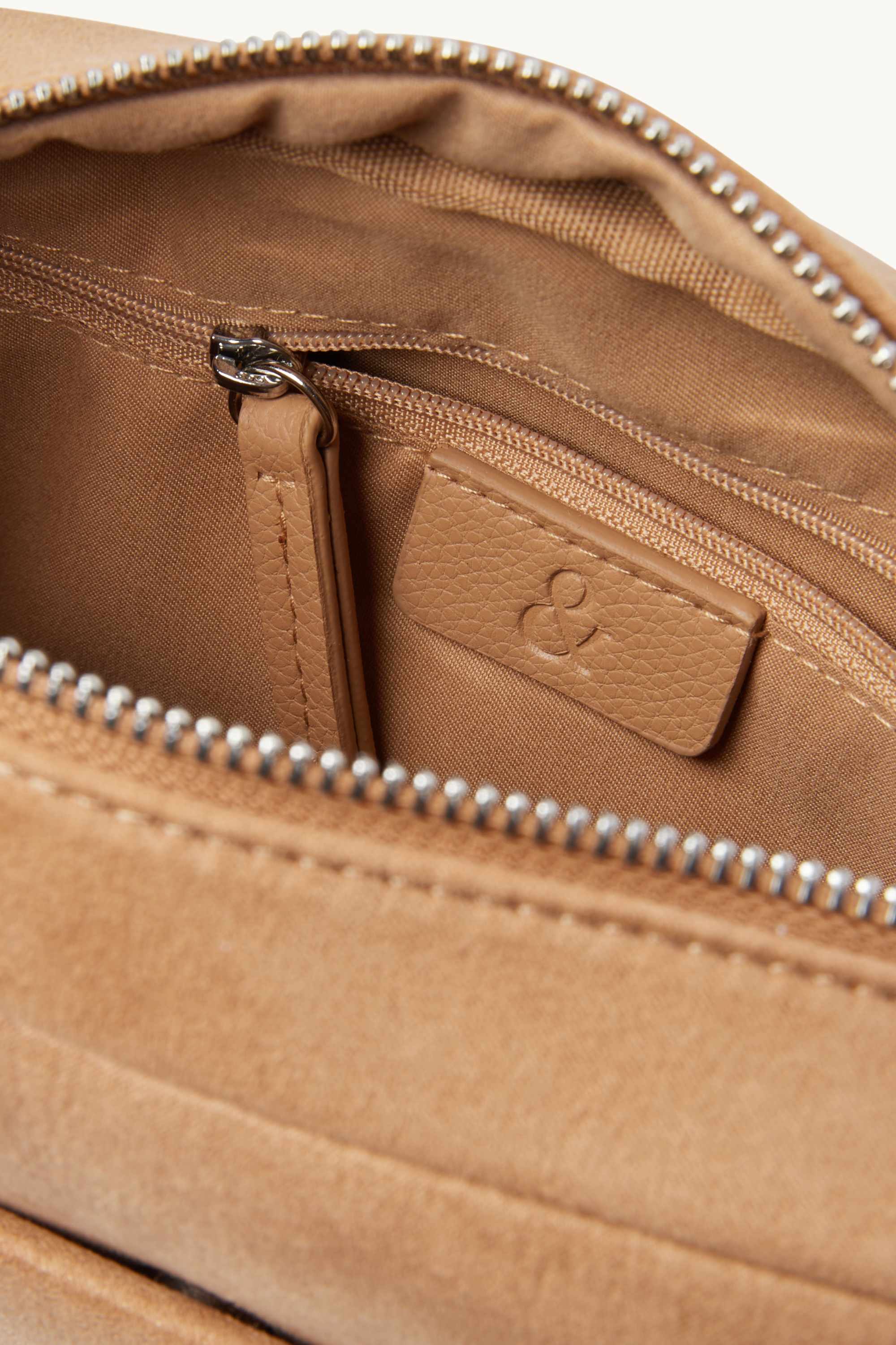 Crossbody bag with detachable bag strap light brown
