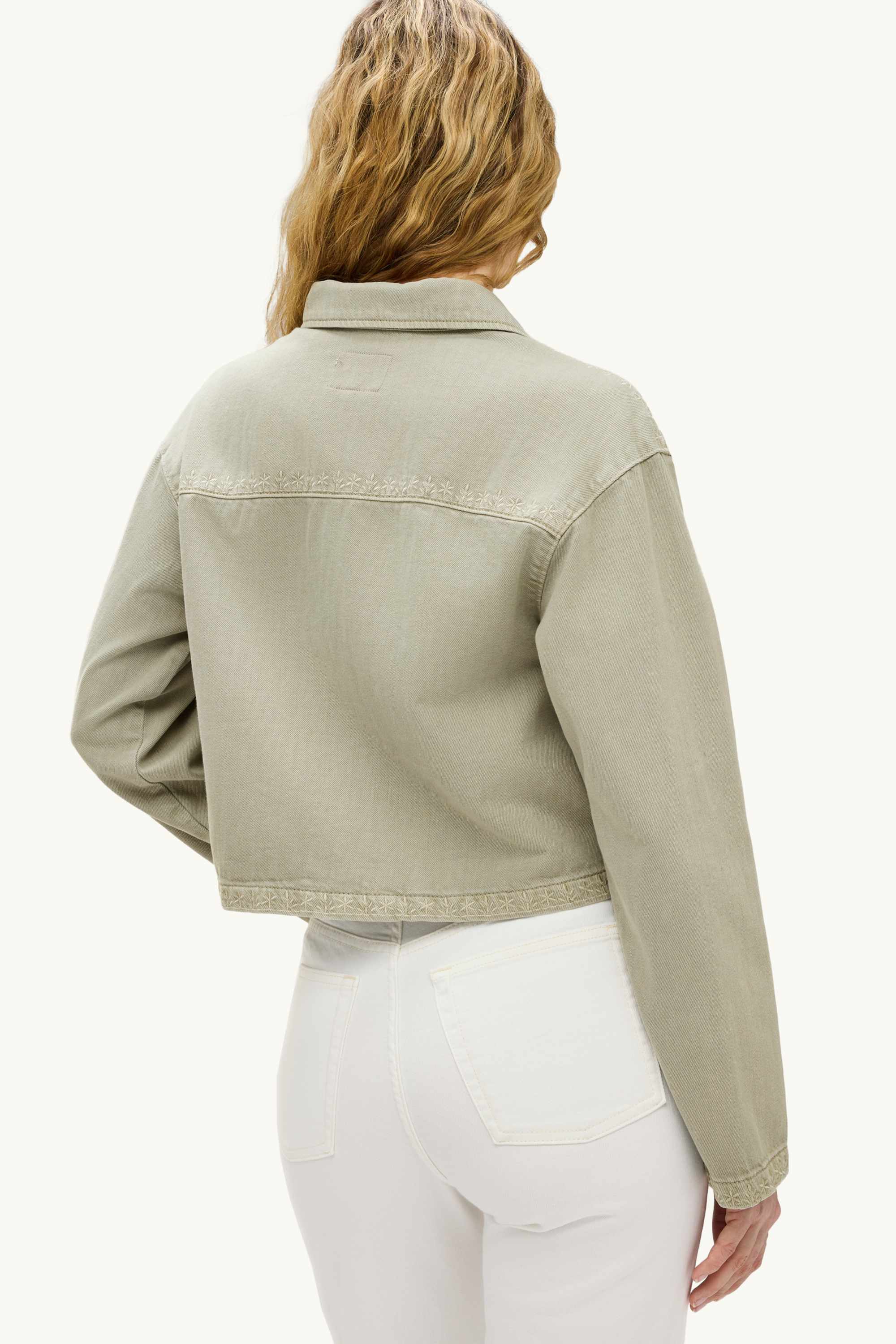 Cropped denim jacket - embroidered green