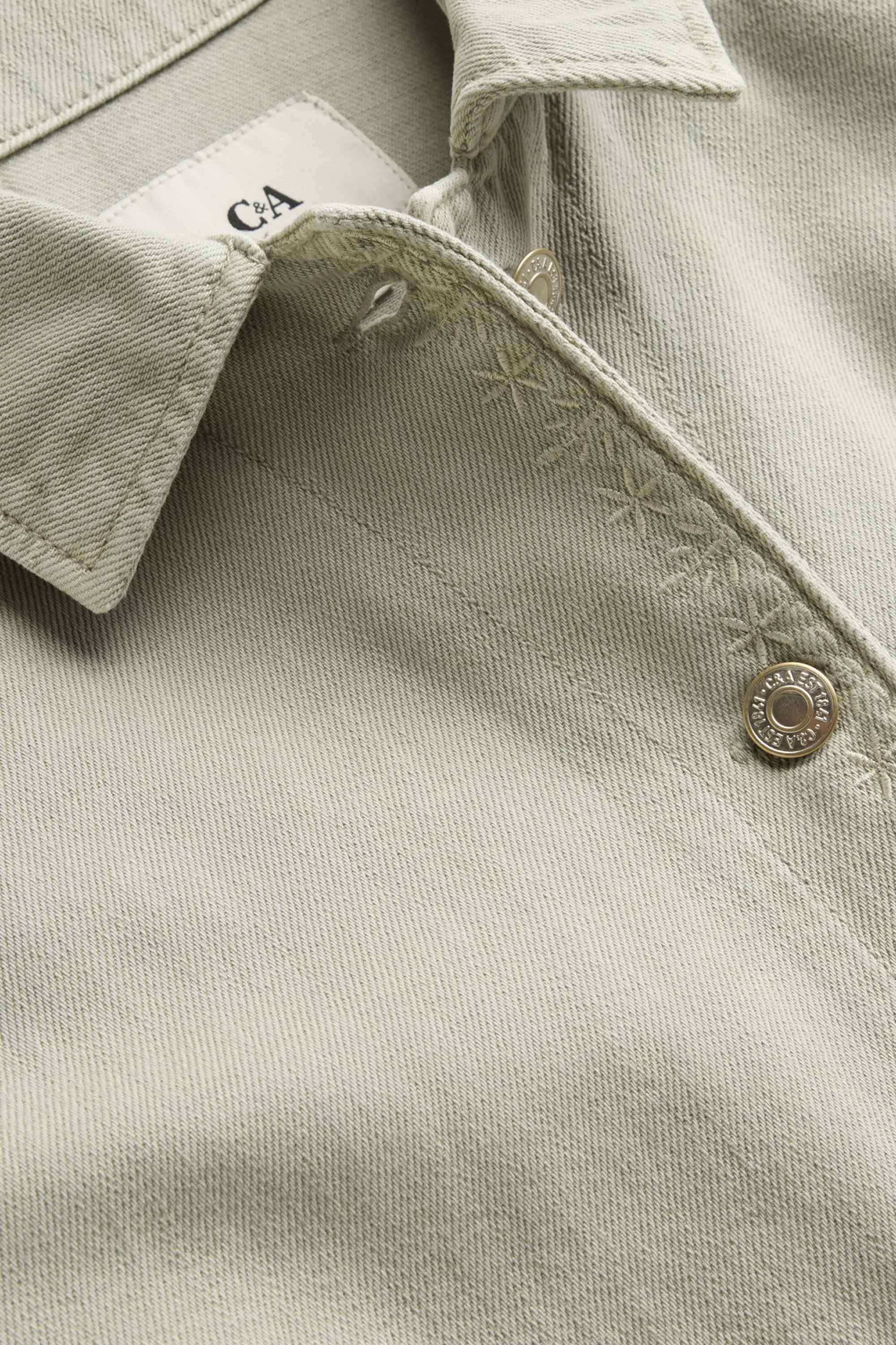 Cropped denim jacket - embroidered green