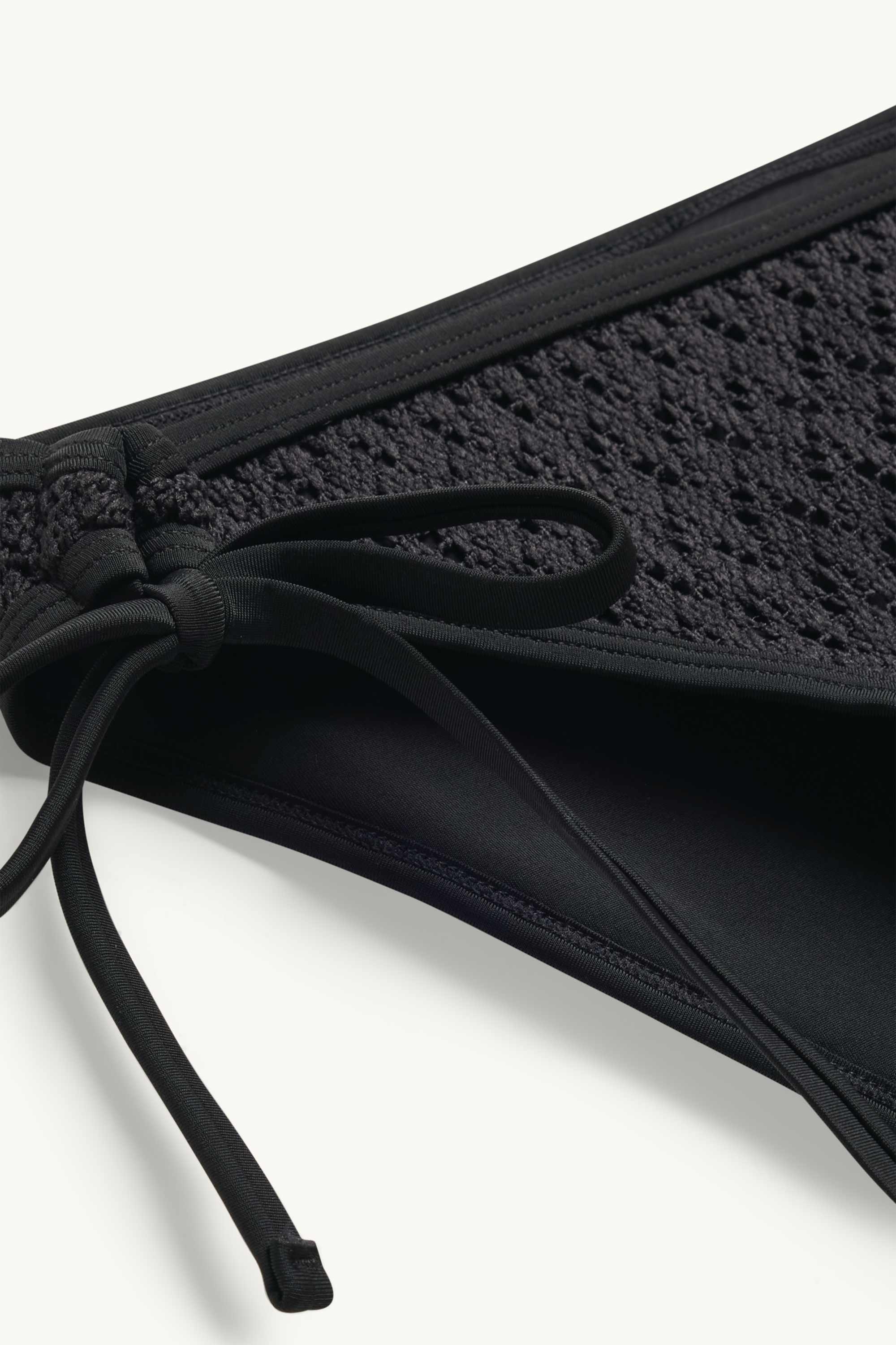 Bikini bottoms - mid-rise waist - LYCRA® XTRA LIFE™ - textured black