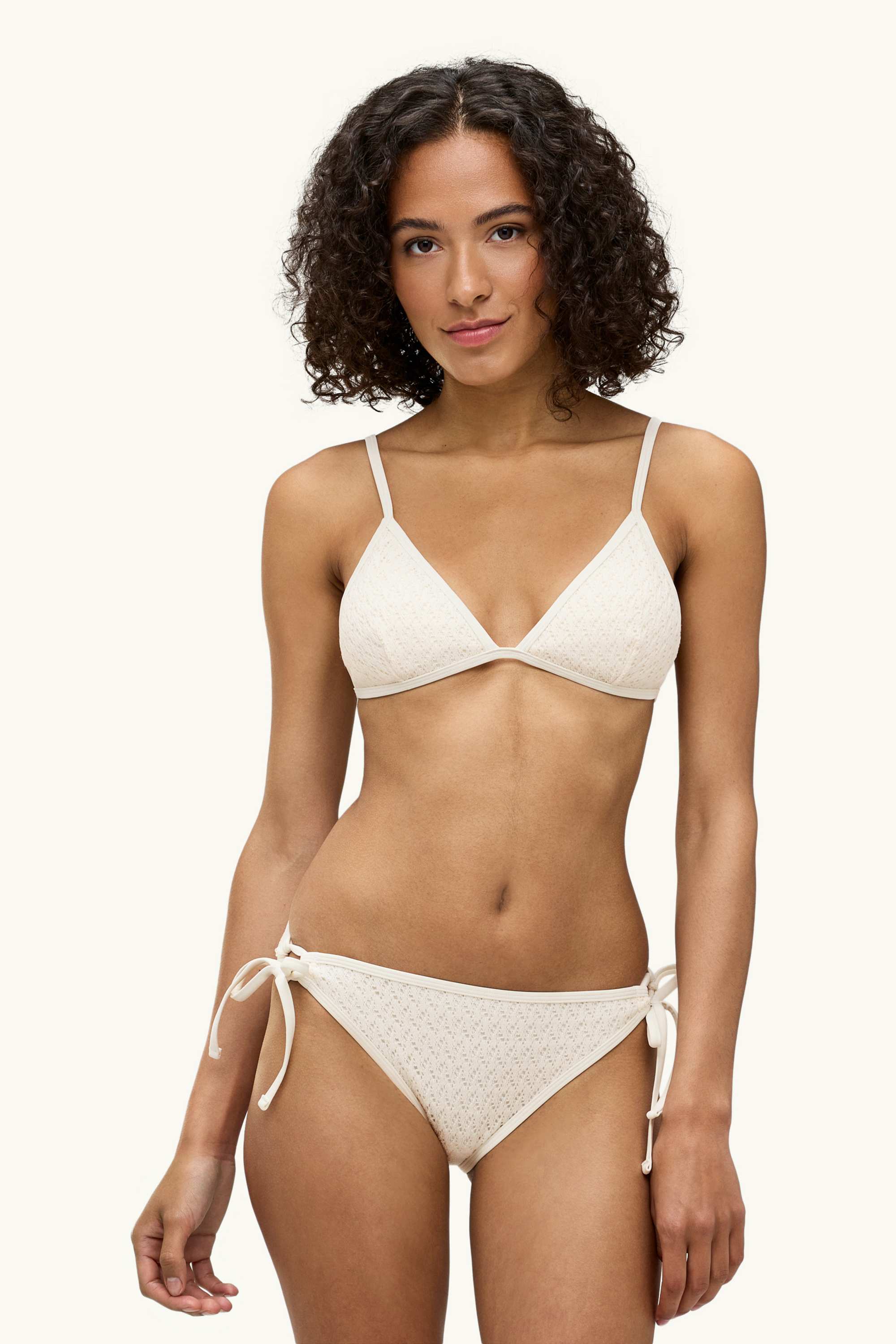 Bikini bottoms - mid-rise waist - LYCRA® XTRA LIFE™ - textured white