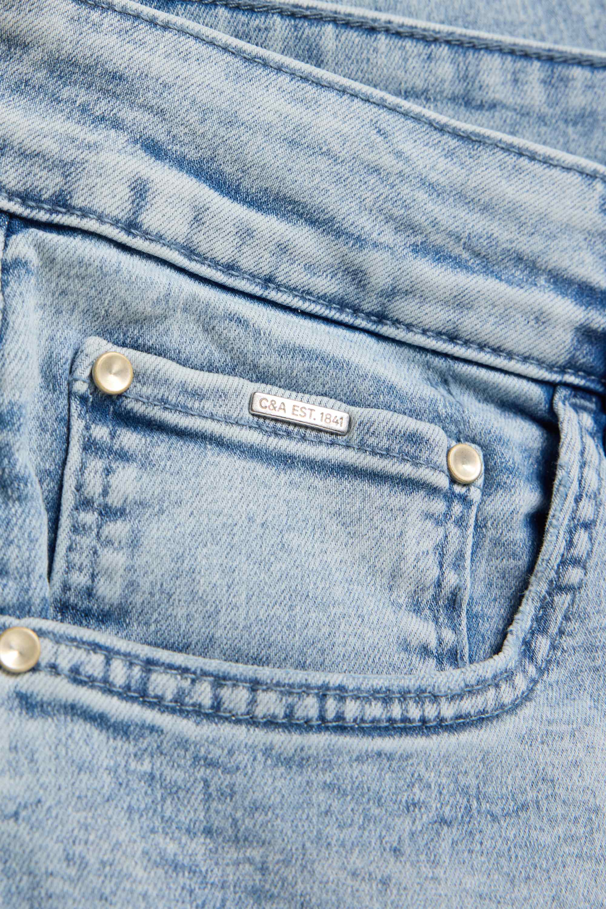 Capri jeans - mid-rise waist - slim fit denim-light blue