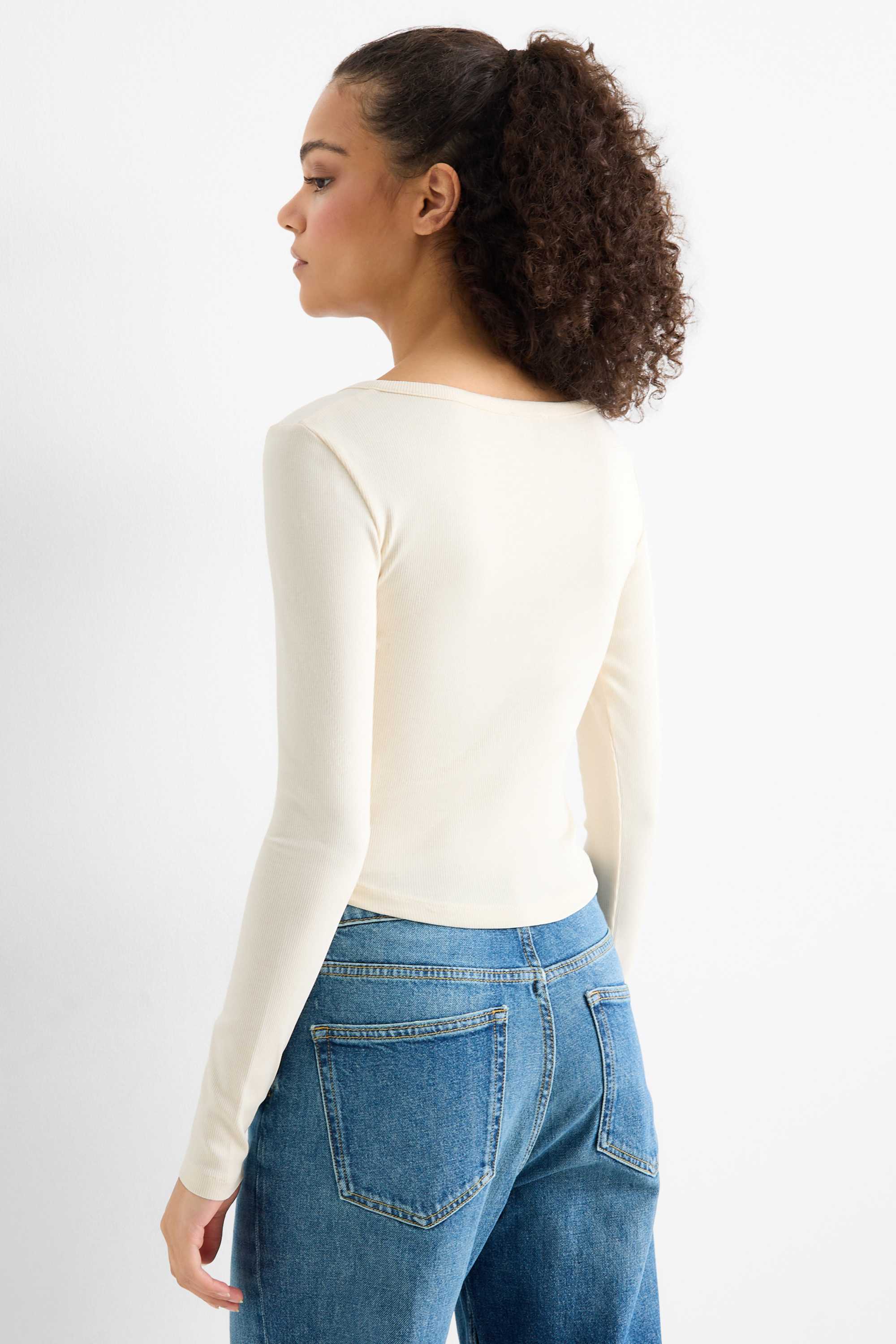 Cropped Henley T-shirt - slim fit - ribbed cremewhite