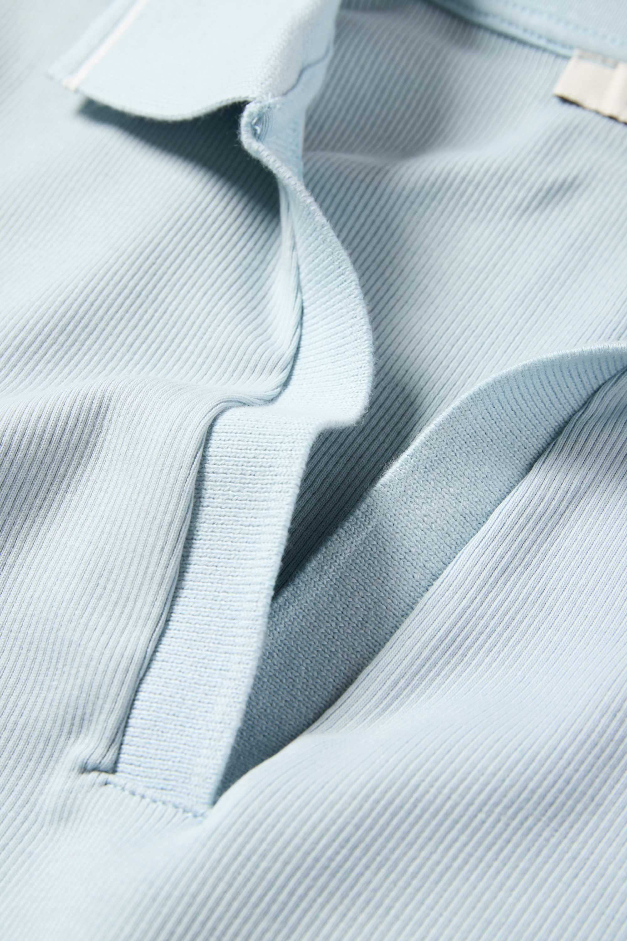 Cropped polo shirt - slim fit - ribbed light blue