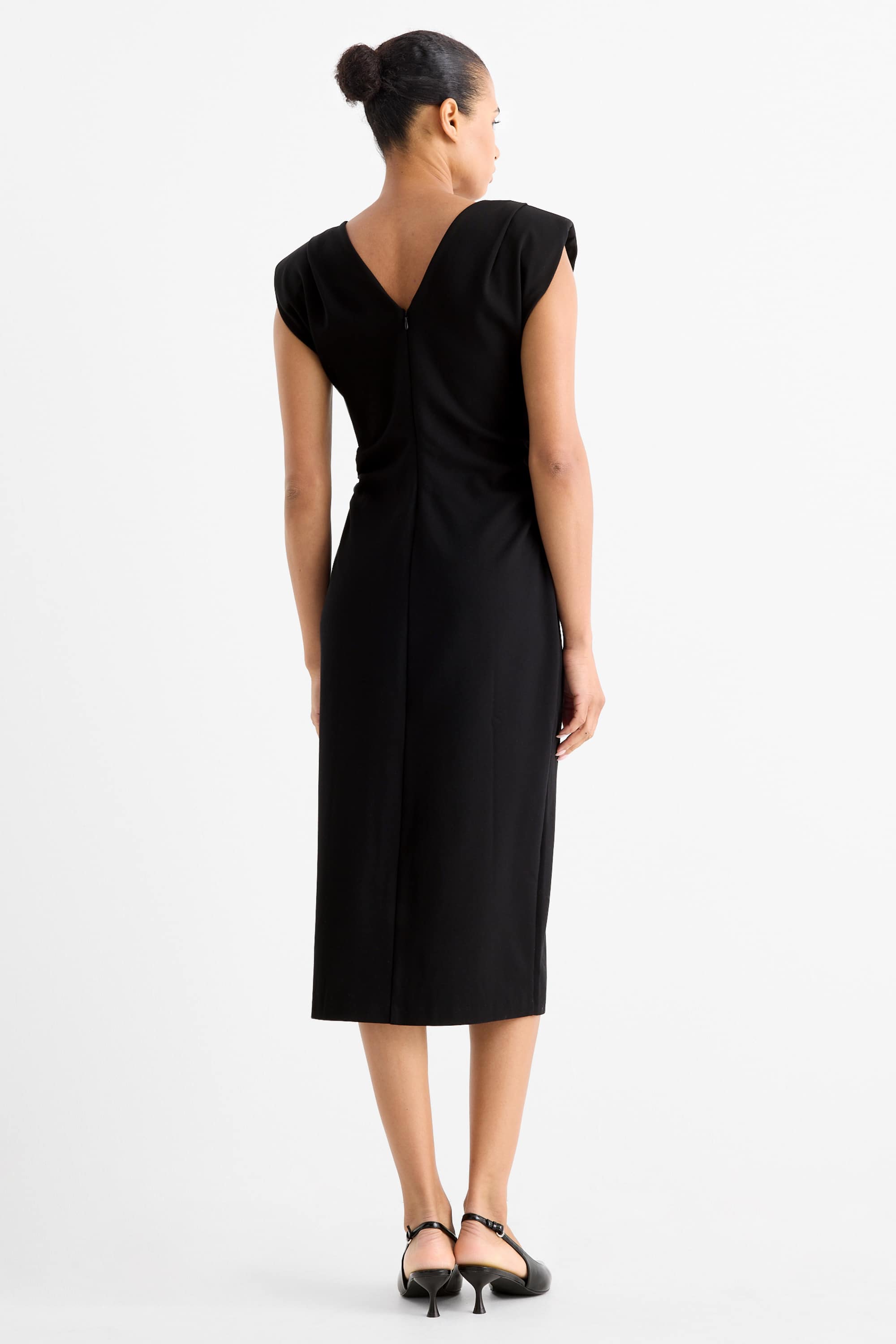 V-neck dress - straight fit black