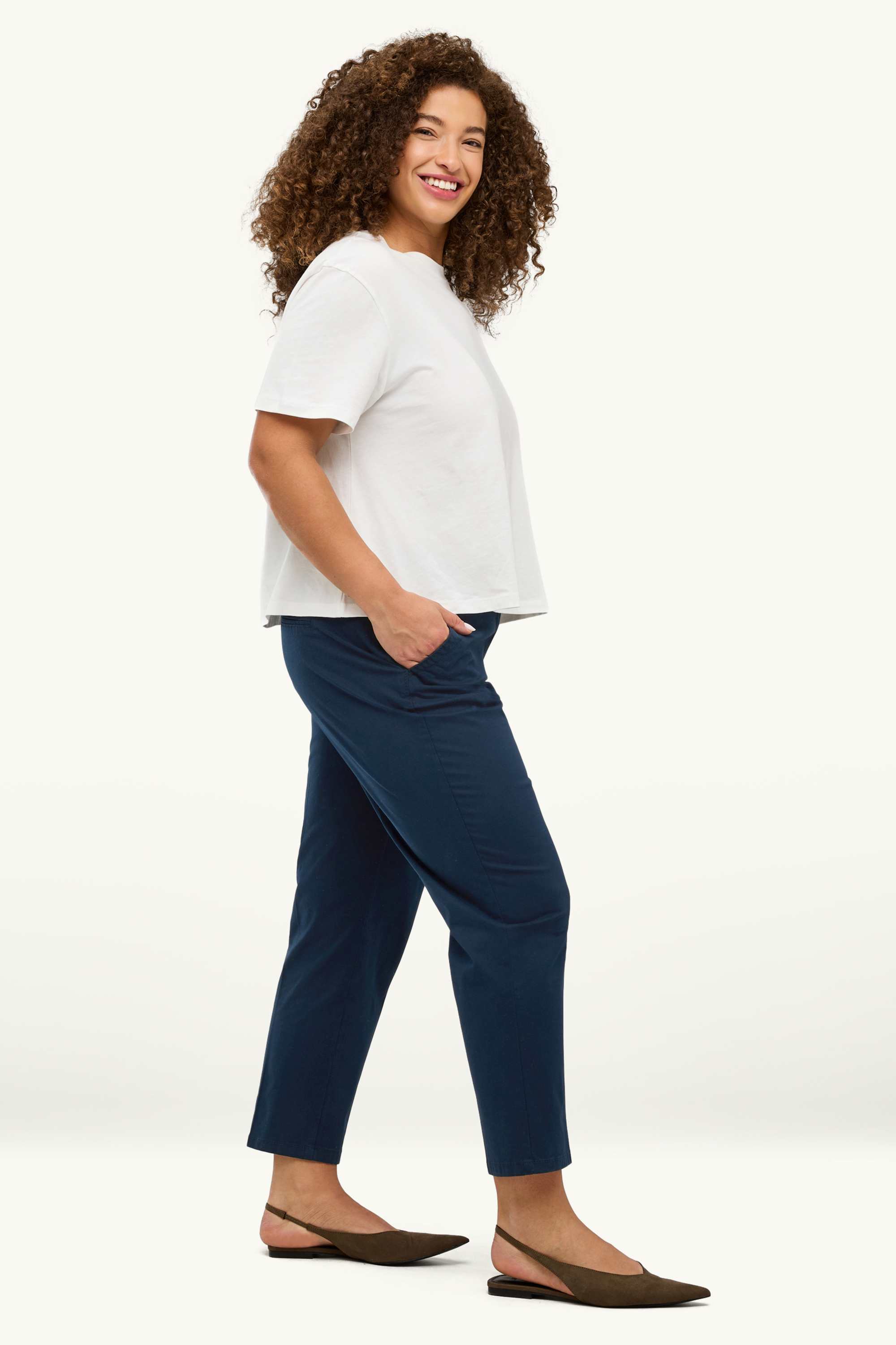 Cloth trousers - mid-rise waist - tapered fit dark blue