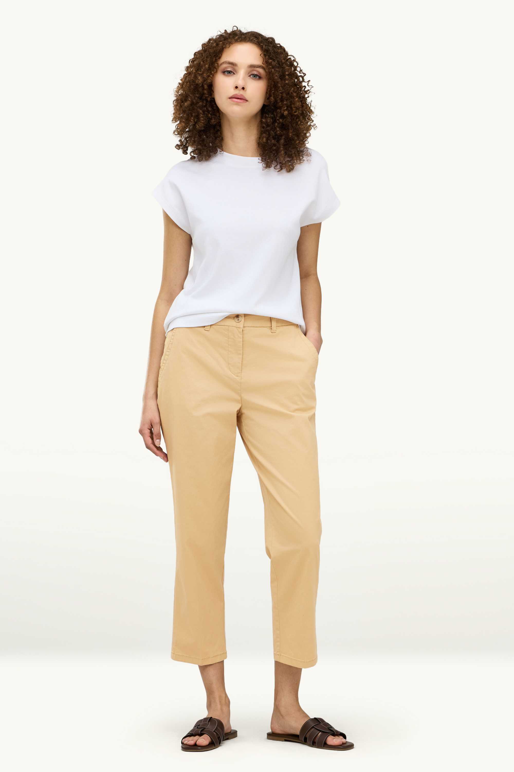 Cloth trousers - mid-rise waist - tapered fit beige