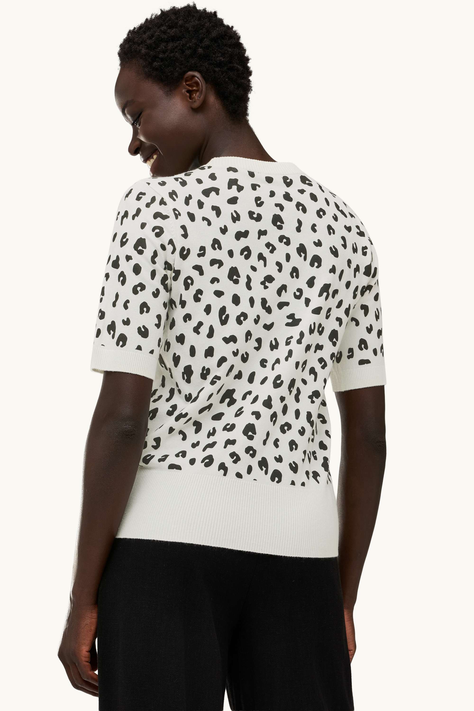 Knitted jumper - short sleeve - leopard print white / black