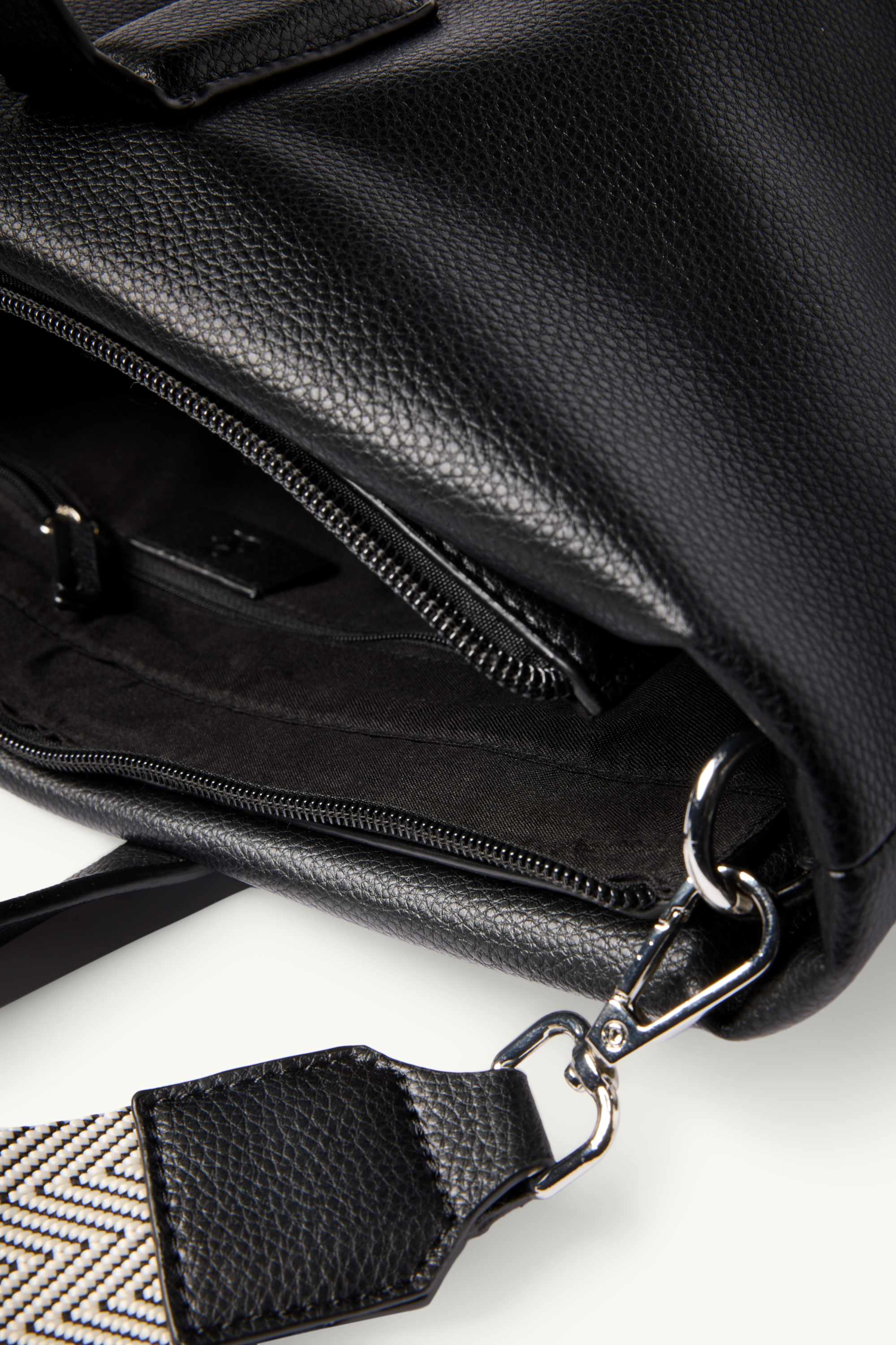 Large shopper with detachable bag strap - faux leather black