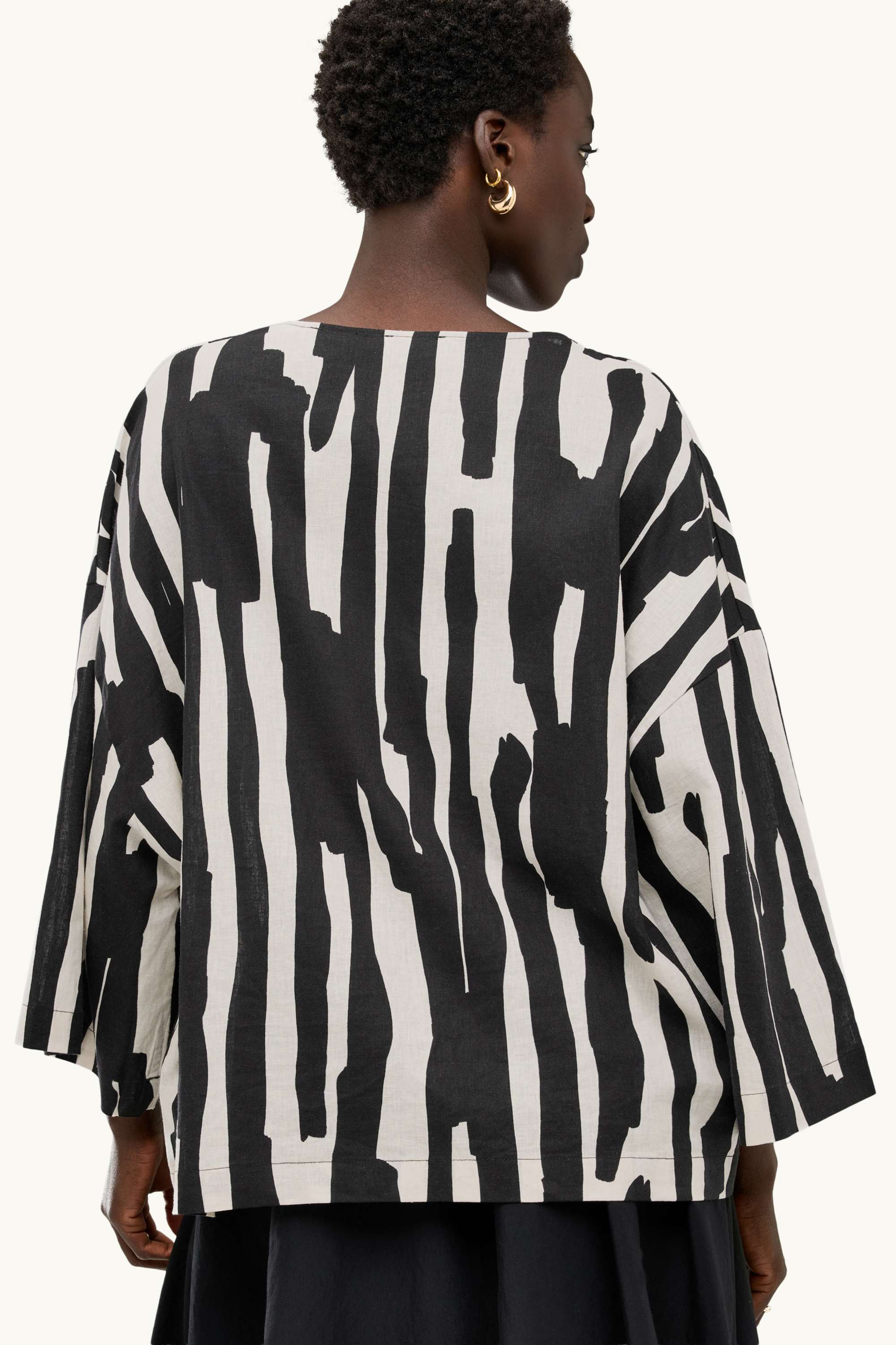 Blouse - linen blend - patterned black / beige