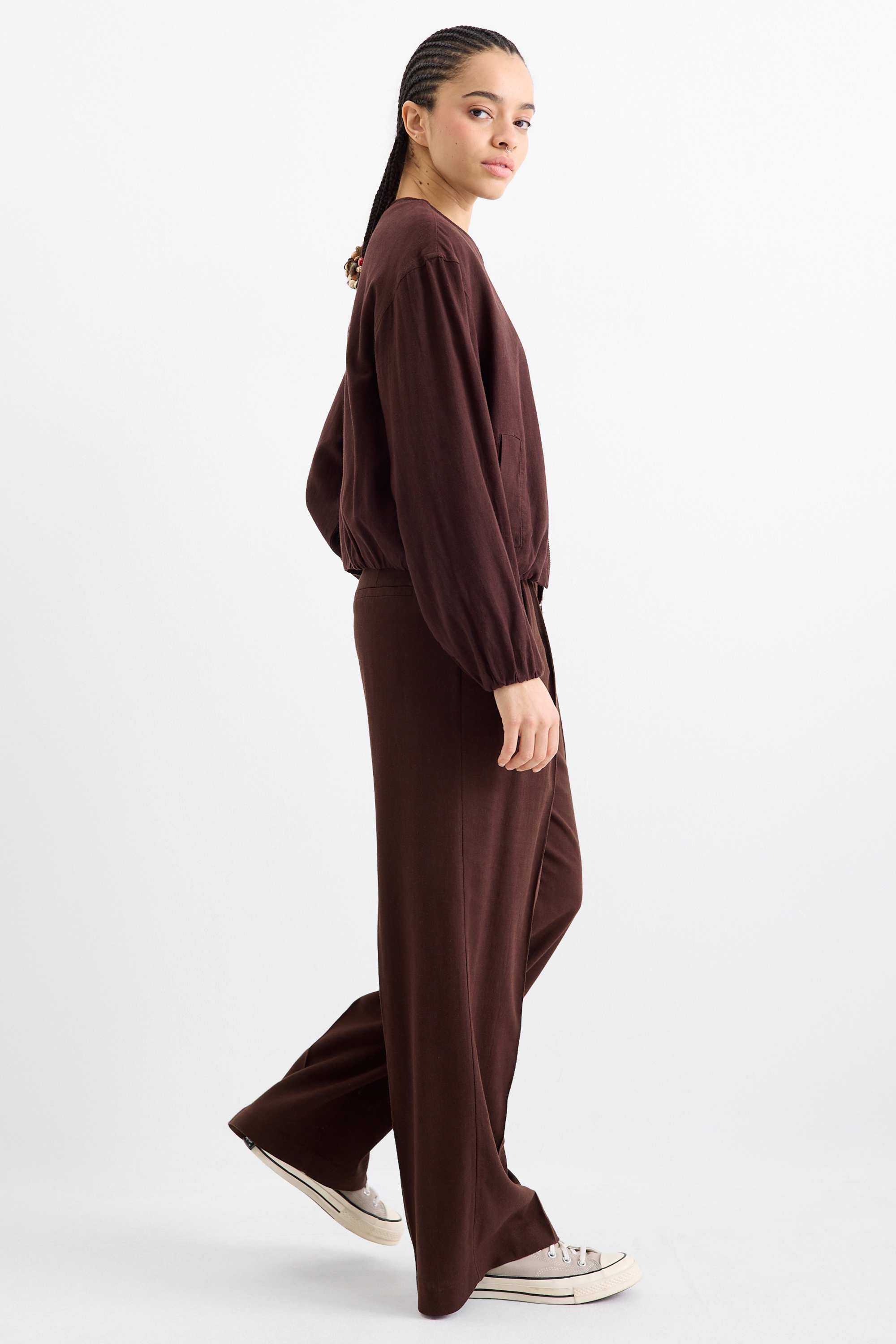 Cloth trousers with linen content - mid-rise waist - loose fit dark brown
