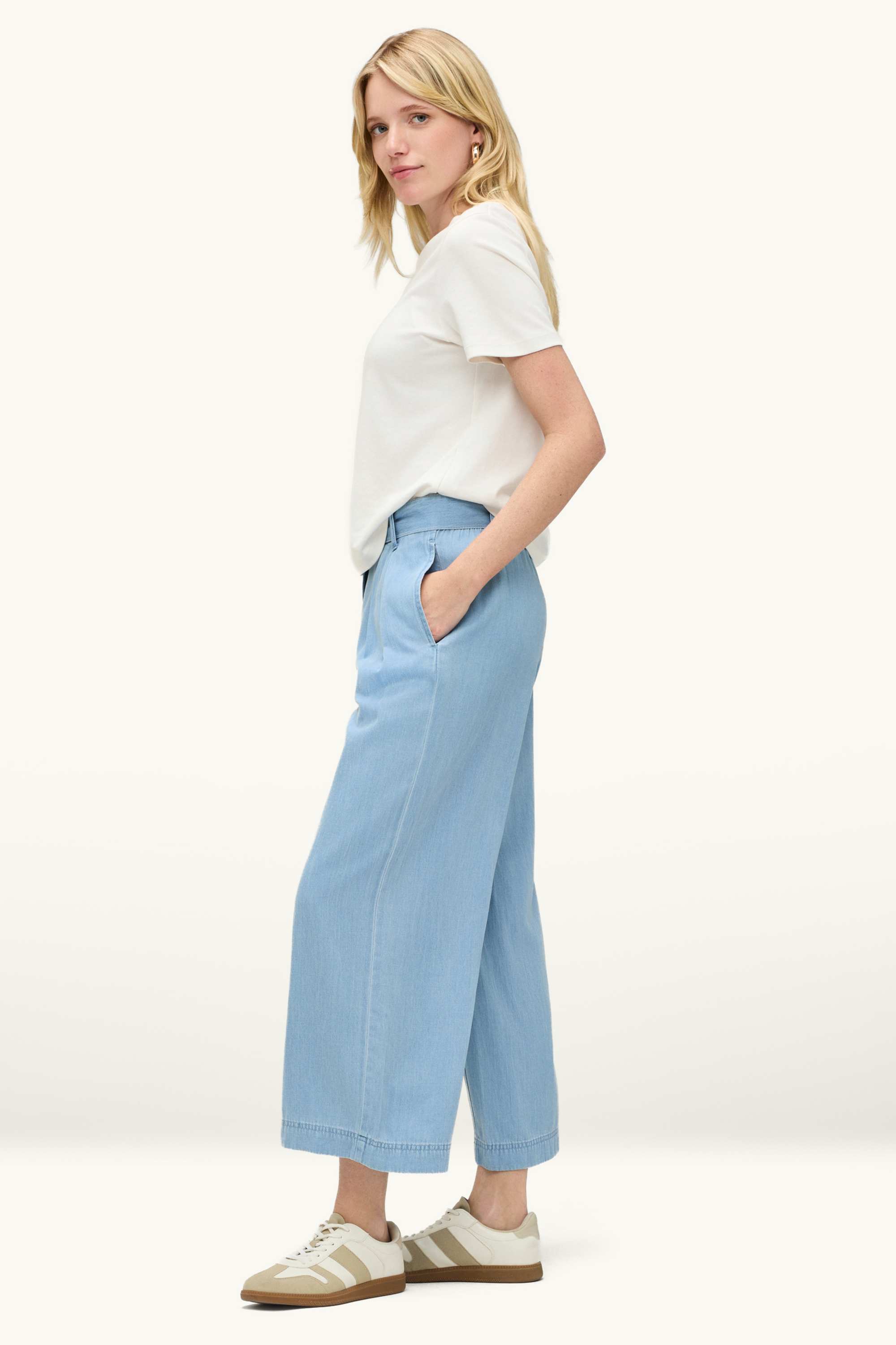 Cropped cloth trousers with belt - high waist - wide leg denim-light blue