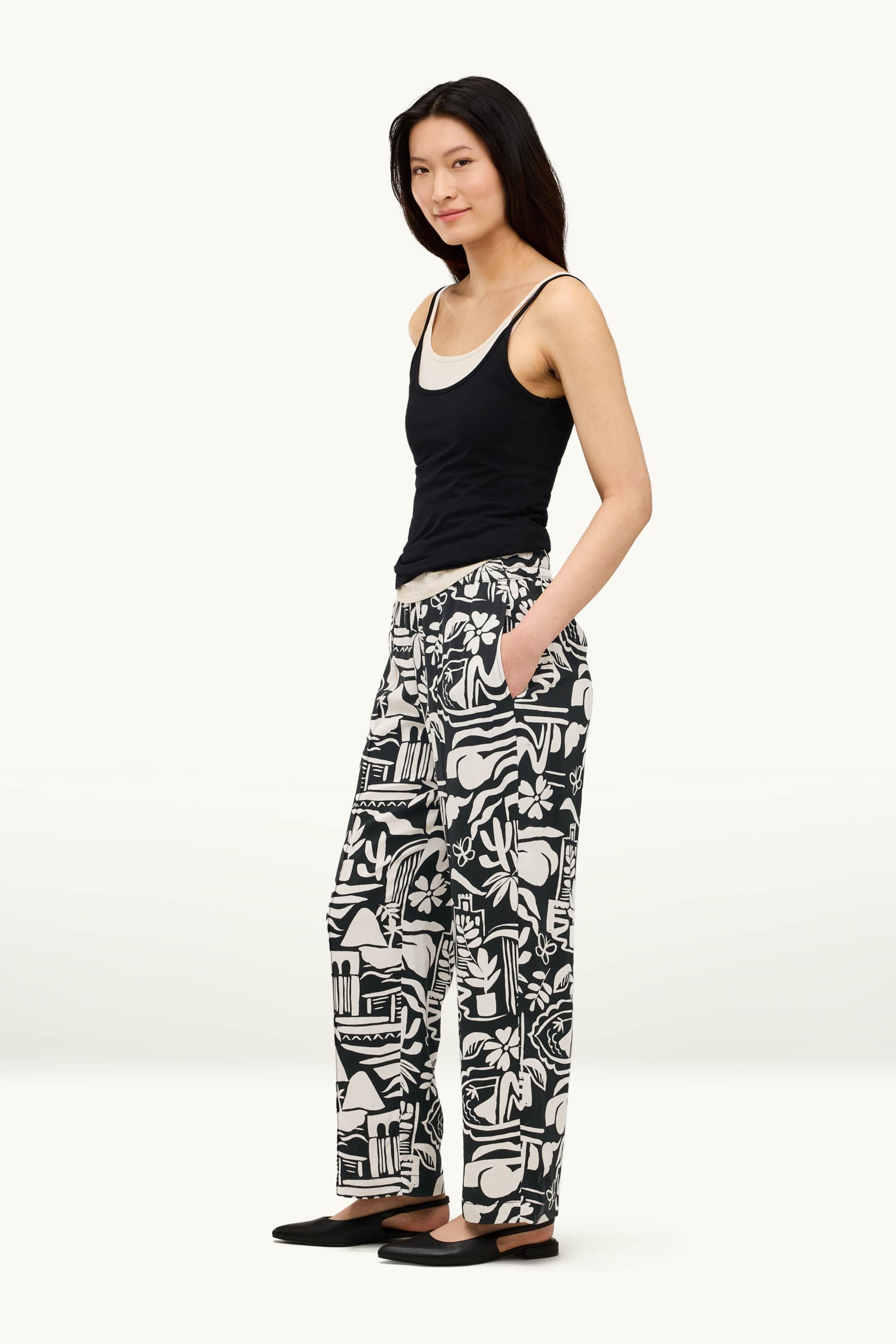 Cloth trousers - mid-rise waist - wide leg - patterned black / white