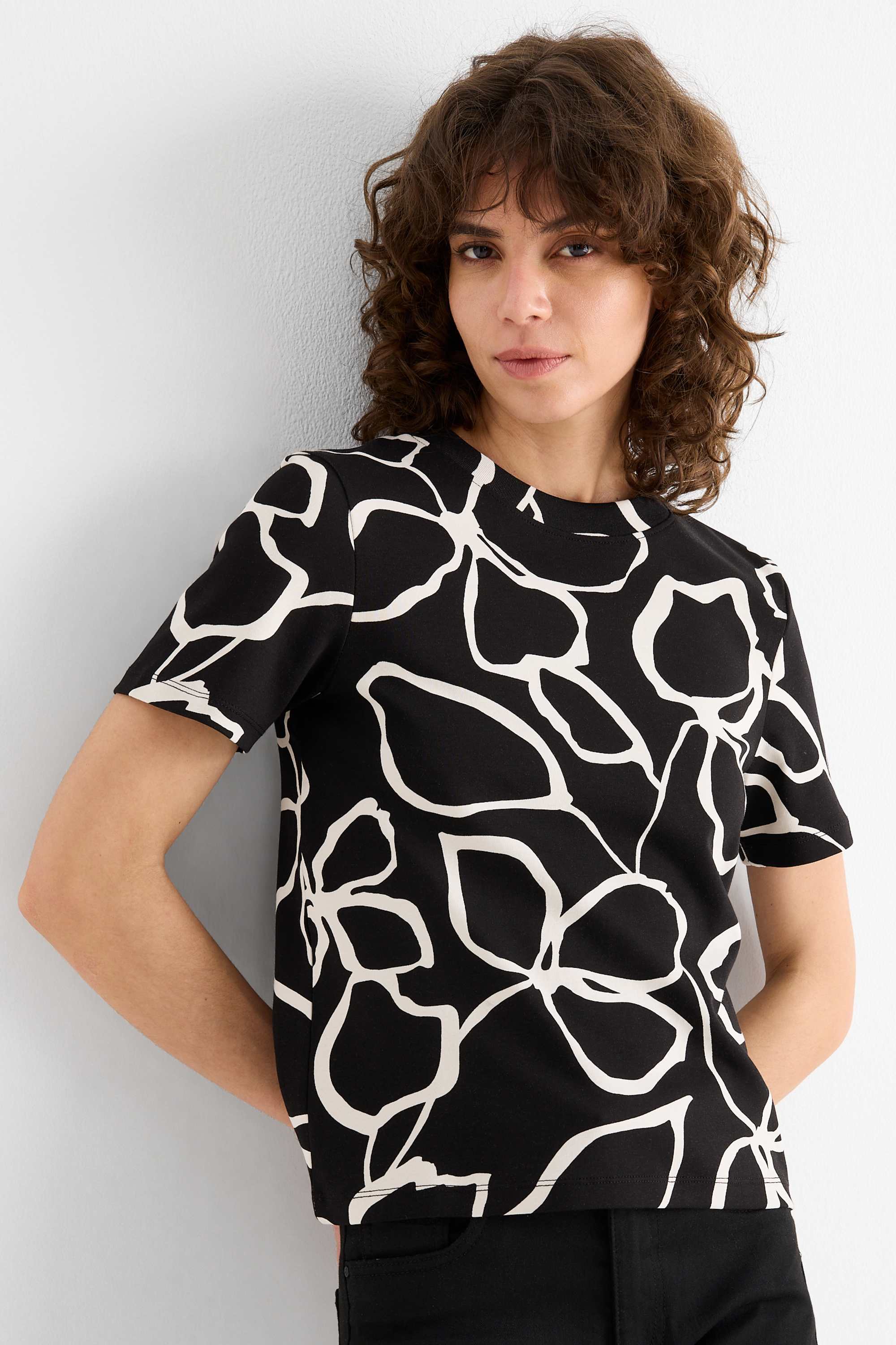 T-shirt - regular fit - floral black / white