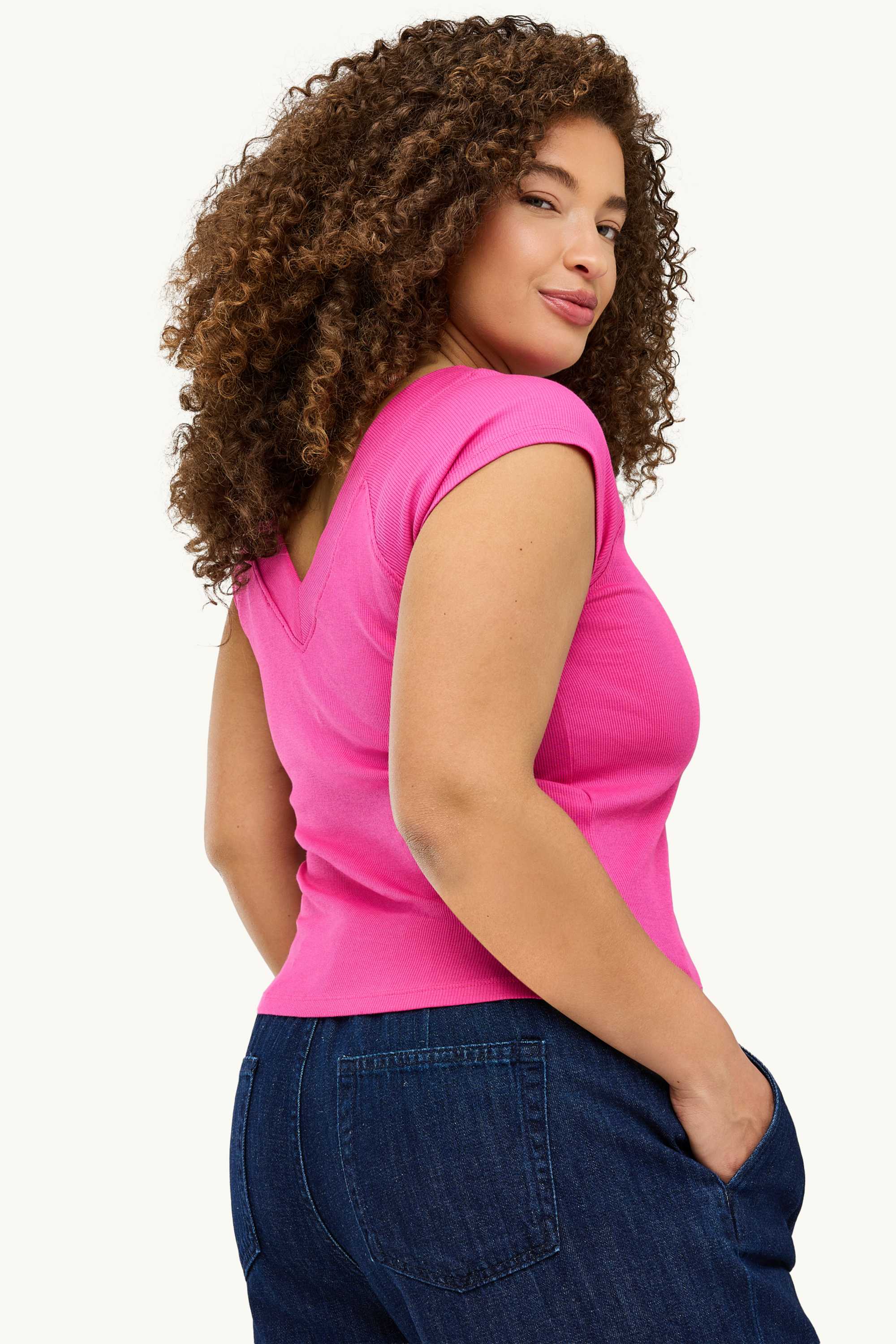 V-neck T-shirt - slim fit pink