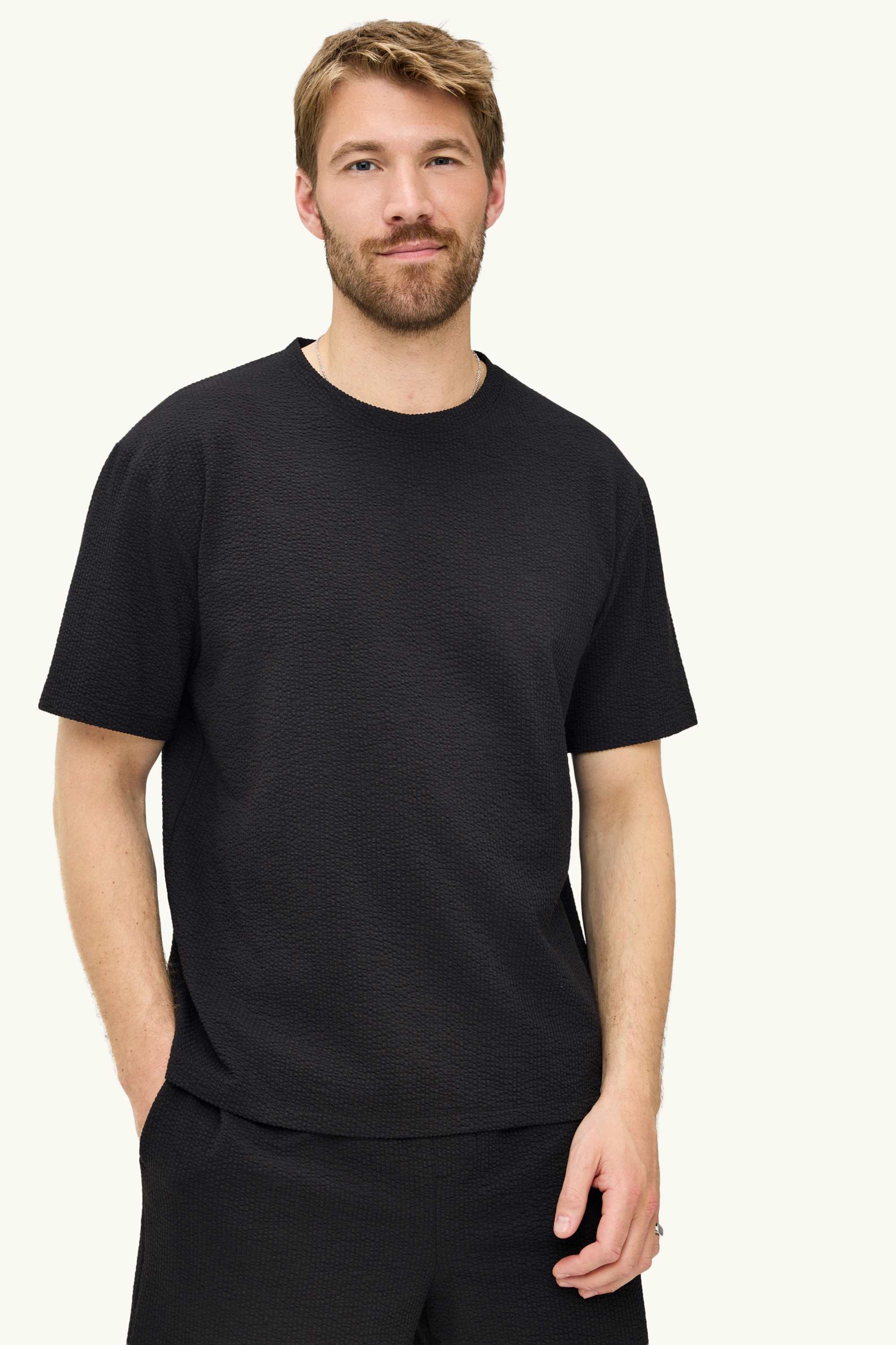 T-shirt - regular fit - textured black