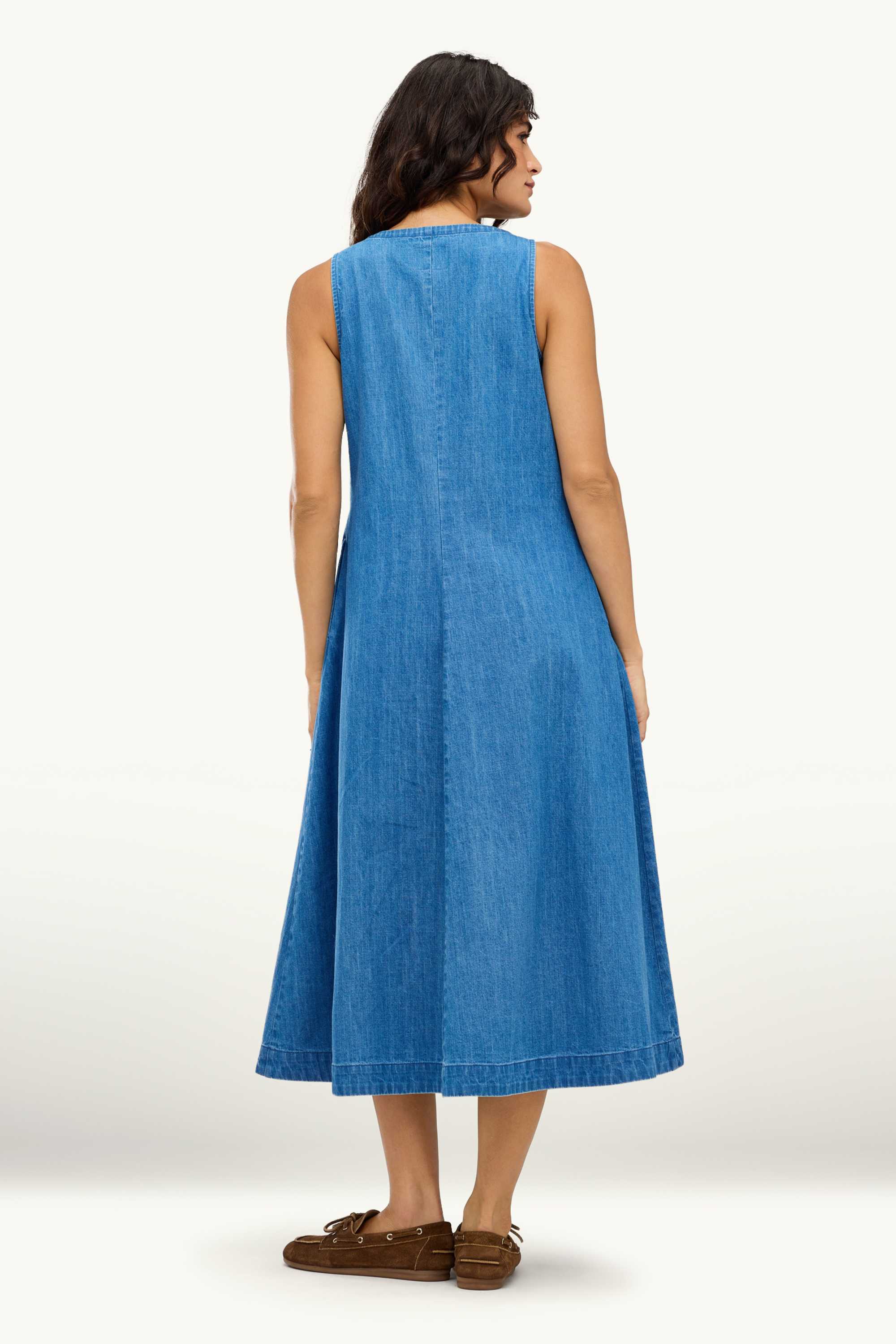 Denim dress with V-neck blue denim