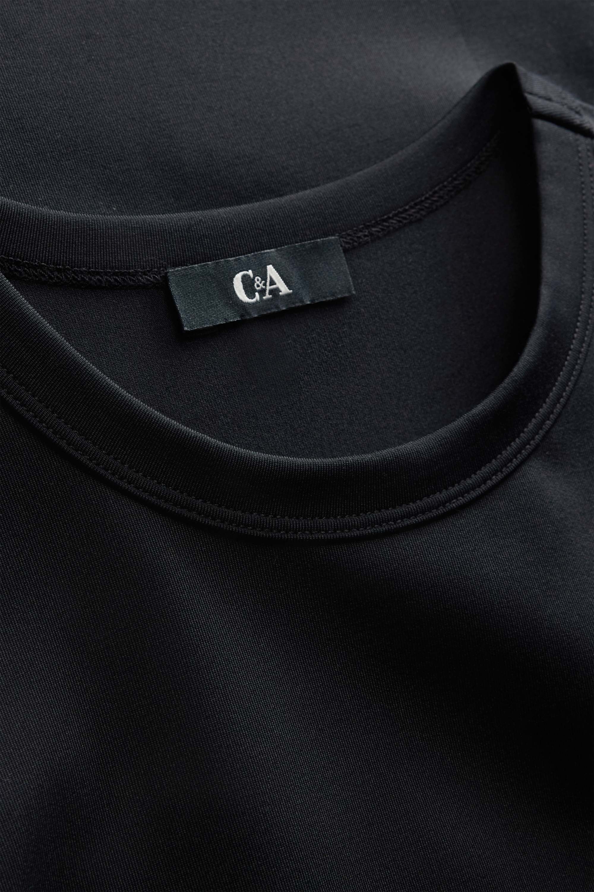Top black